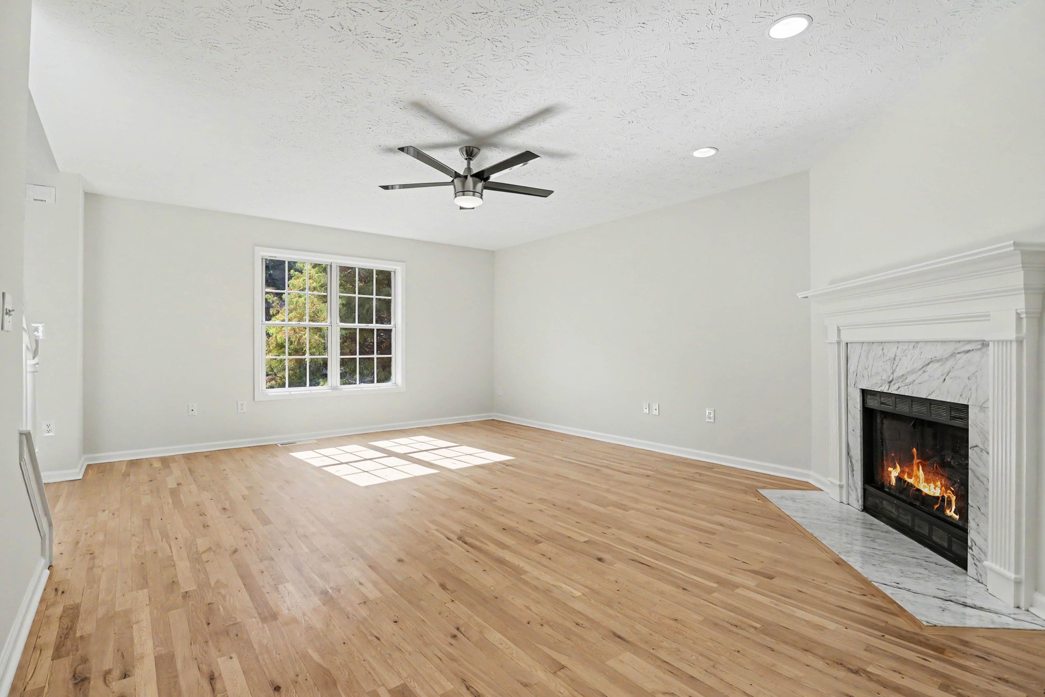 Photo 3 of 38 of 2859 Savannah Walk Ln, Suwanee, GA