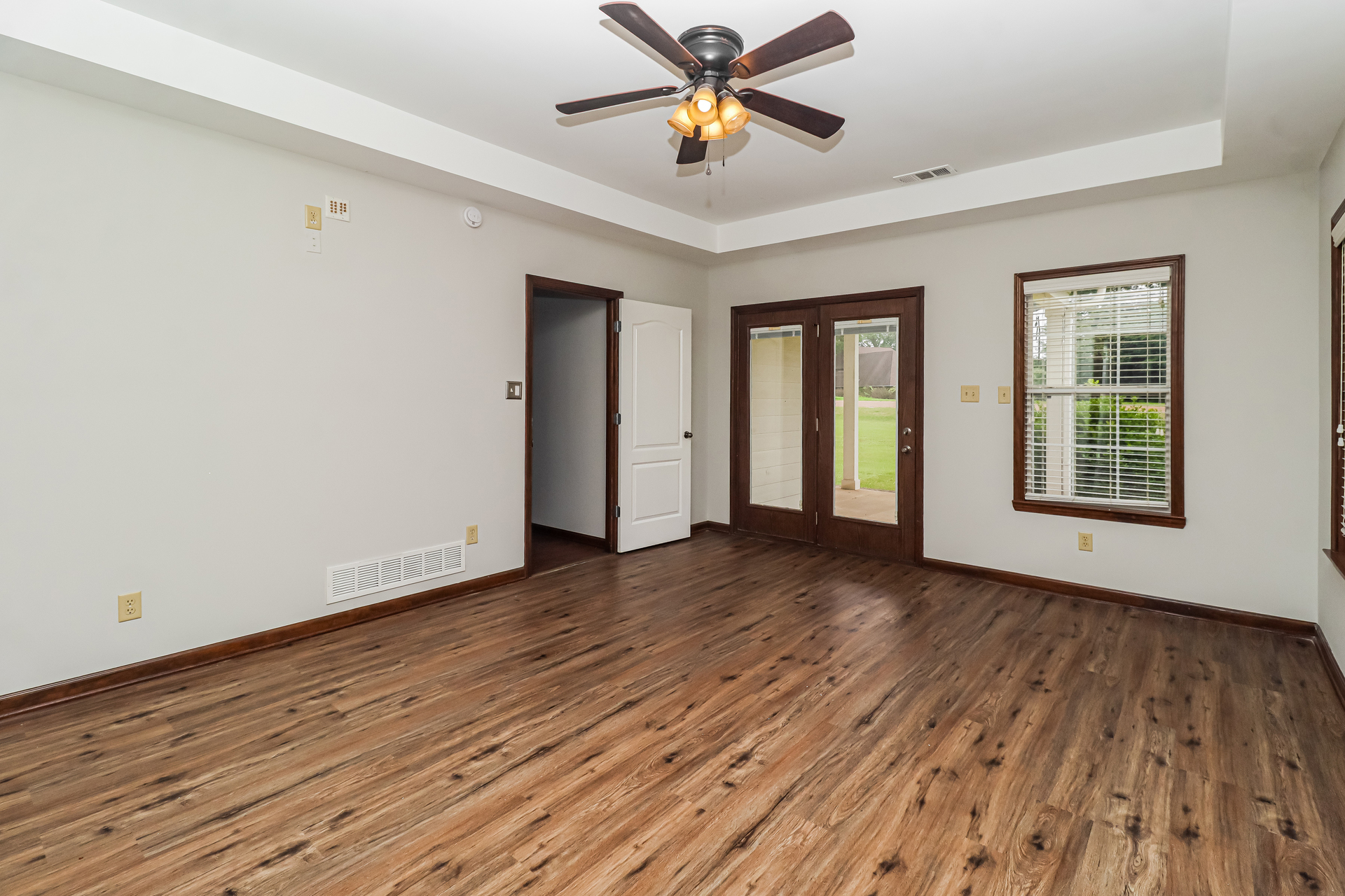 Photo 13 of 25 of 7632 Holly Springs Rd, Hernando, MS