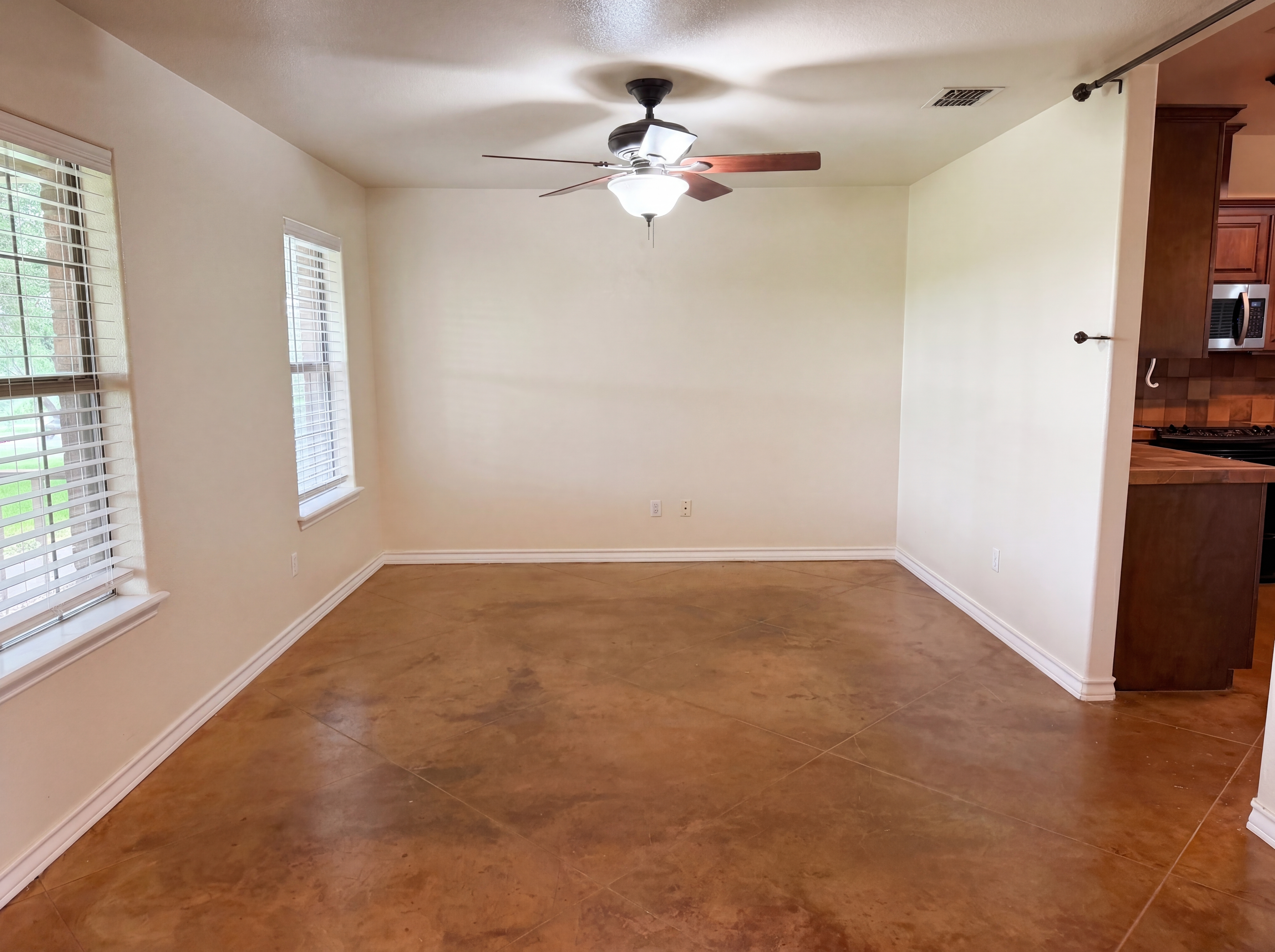 Photo 10 of 23 of 212 House Ave, Sandia, TX