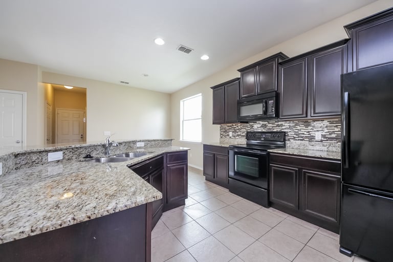 Photo 8 of 24 - 2122 Sunbow Ave, Apopka, FL 32703