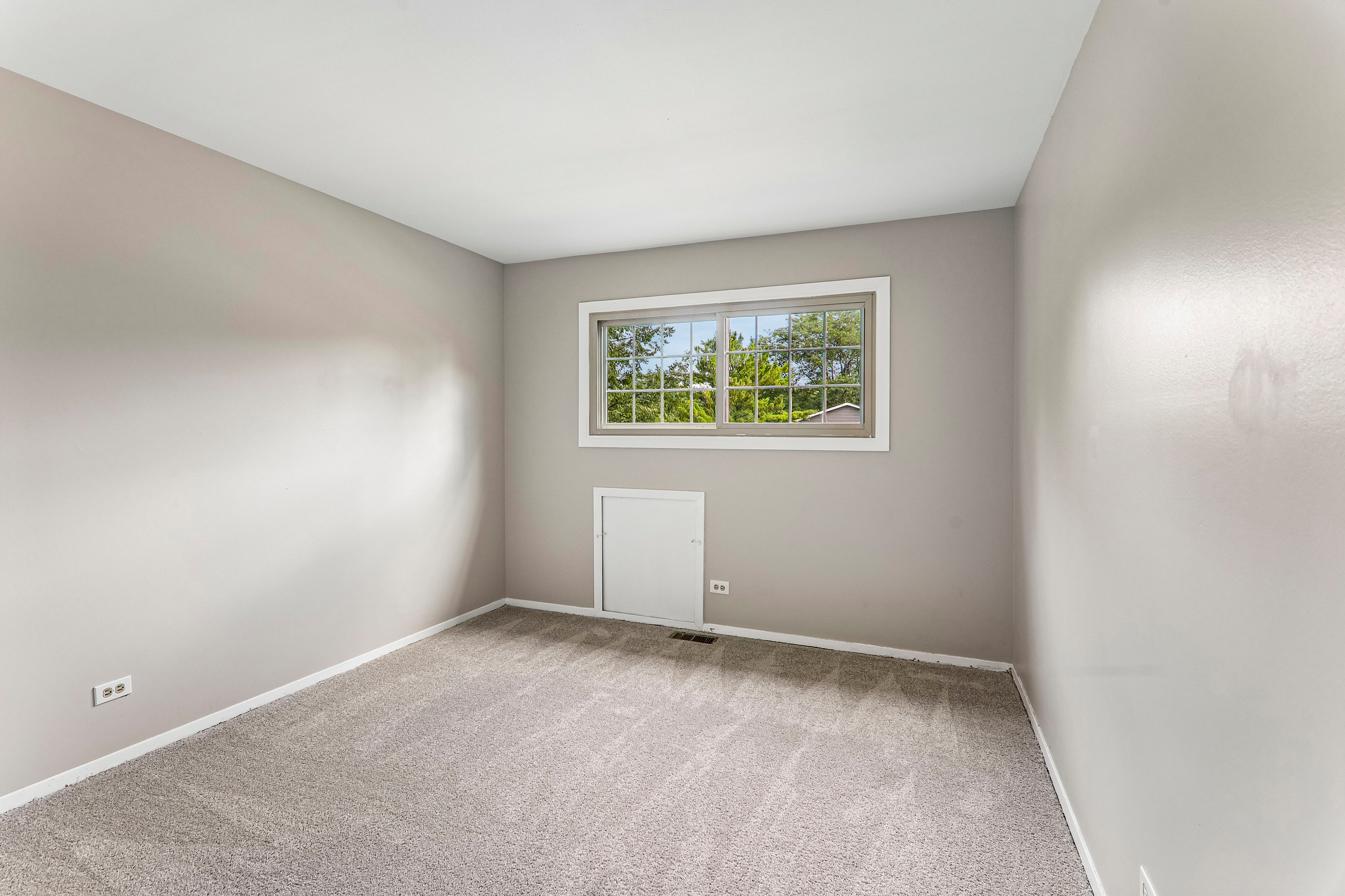 Photo 17 of 41 of 4399 Bluebird Ct, Gurnee, IL