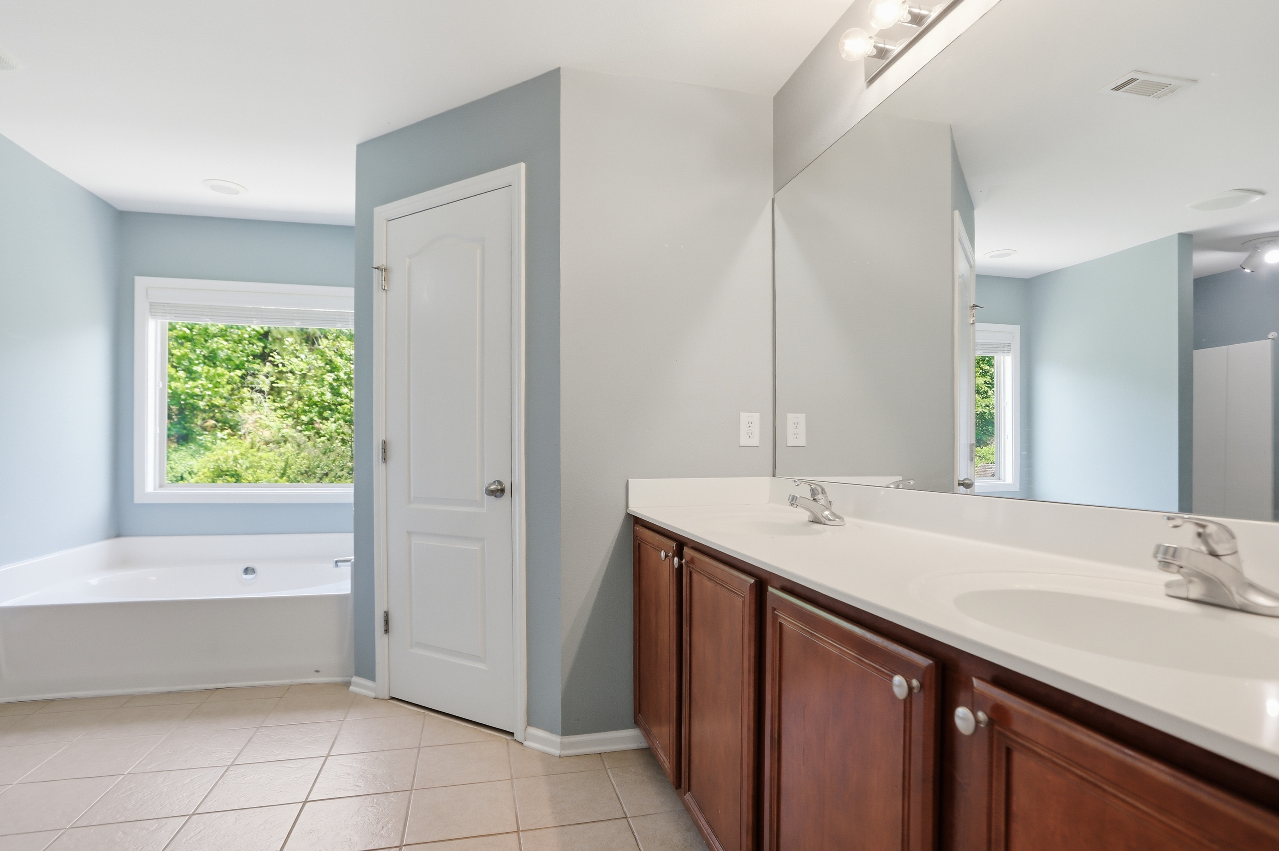 Photo 27 of 35 of 9518 Rushmore Cir, Braselton, GA