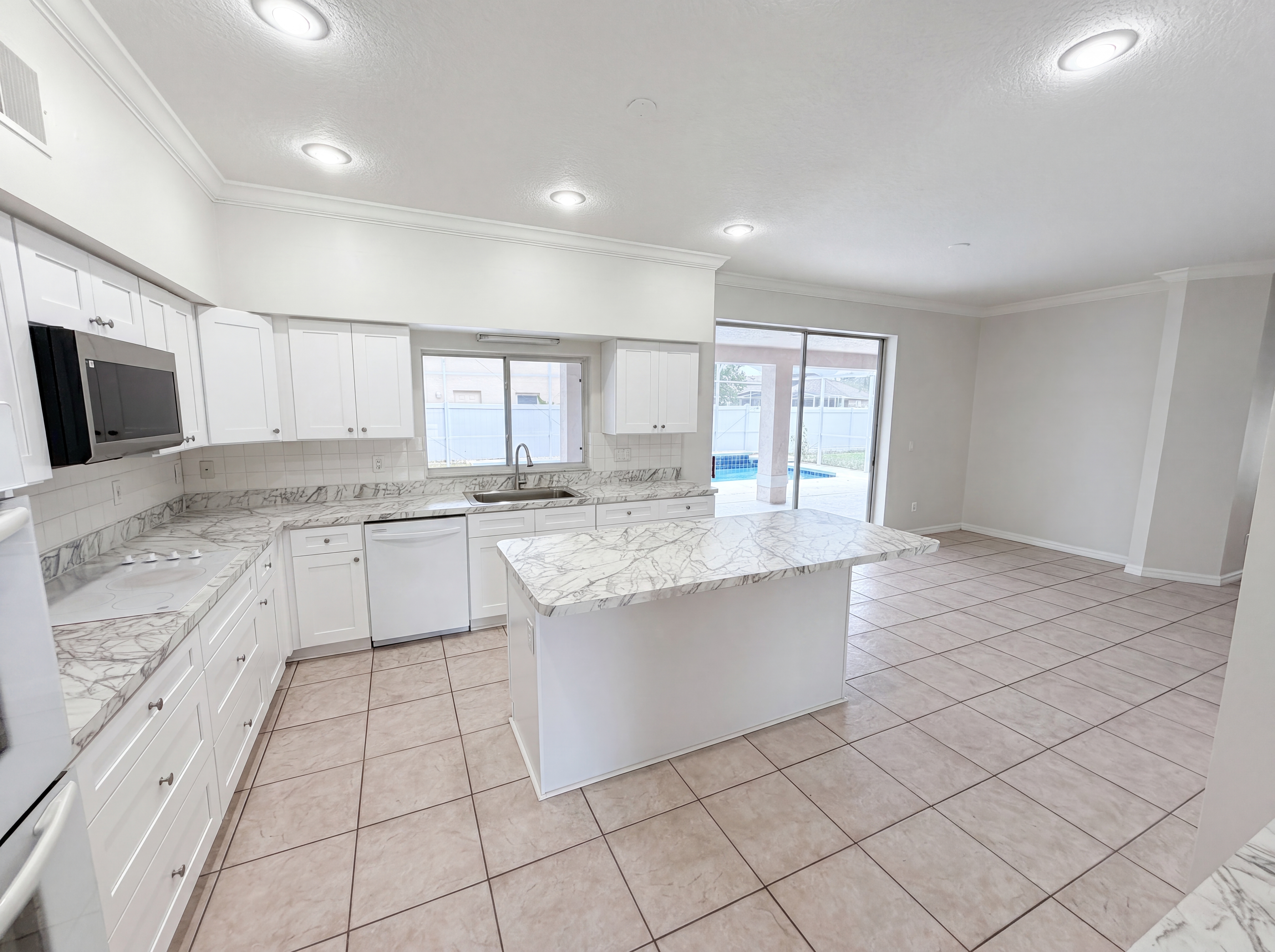 Photo 14 of 43 of 2270 Blossomwood Dr, Oviedo, FL
