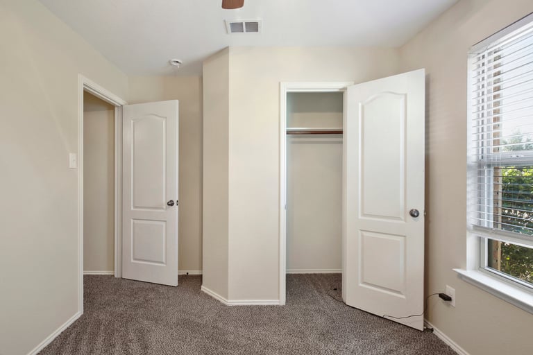 Photo 8 of 26 - 6008 Saddle Flap Dr, Fort Worth, TX 76179