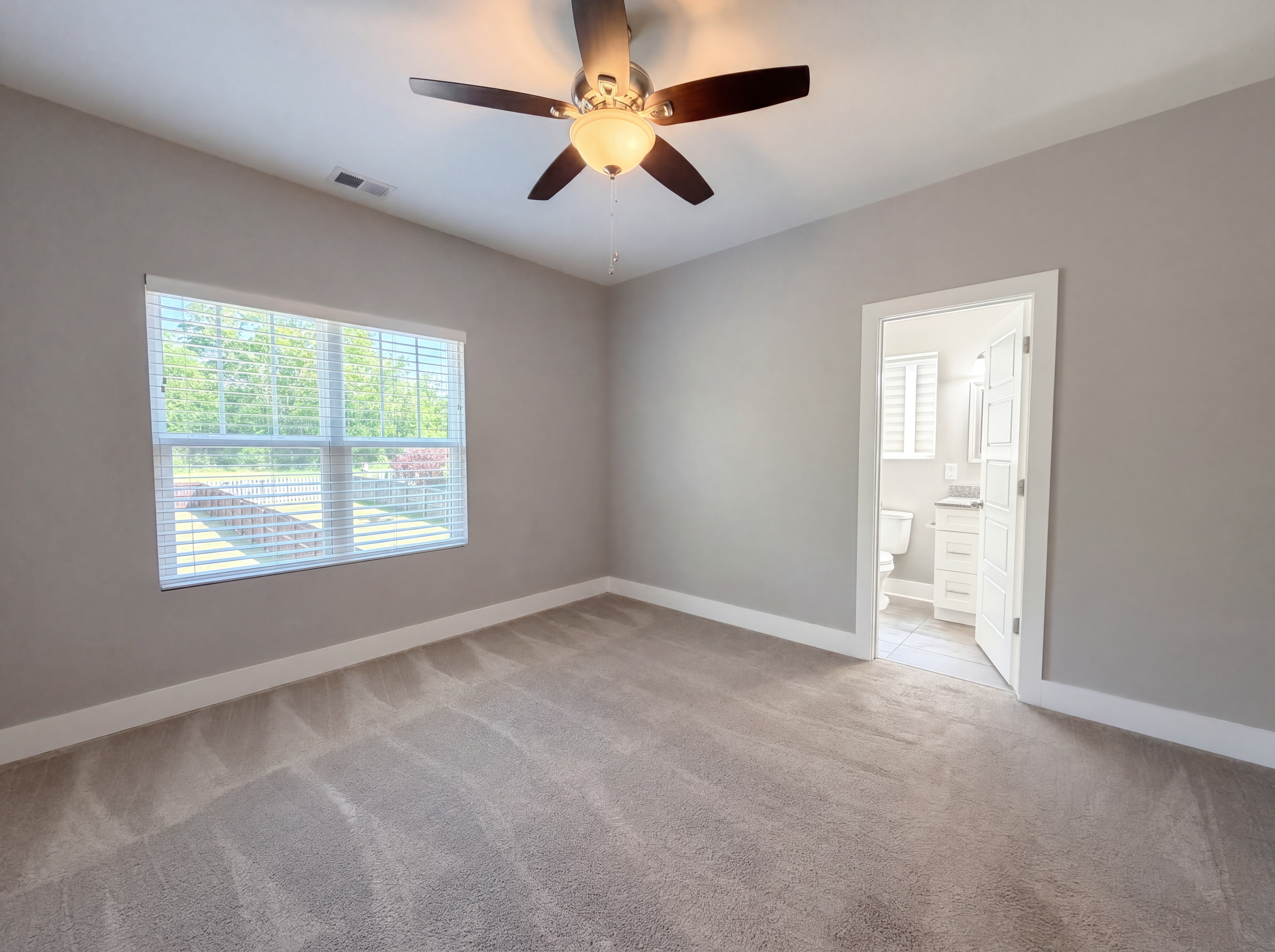 Photo 4 of 19 of 227A Hillcrest Dr, Madison, TN