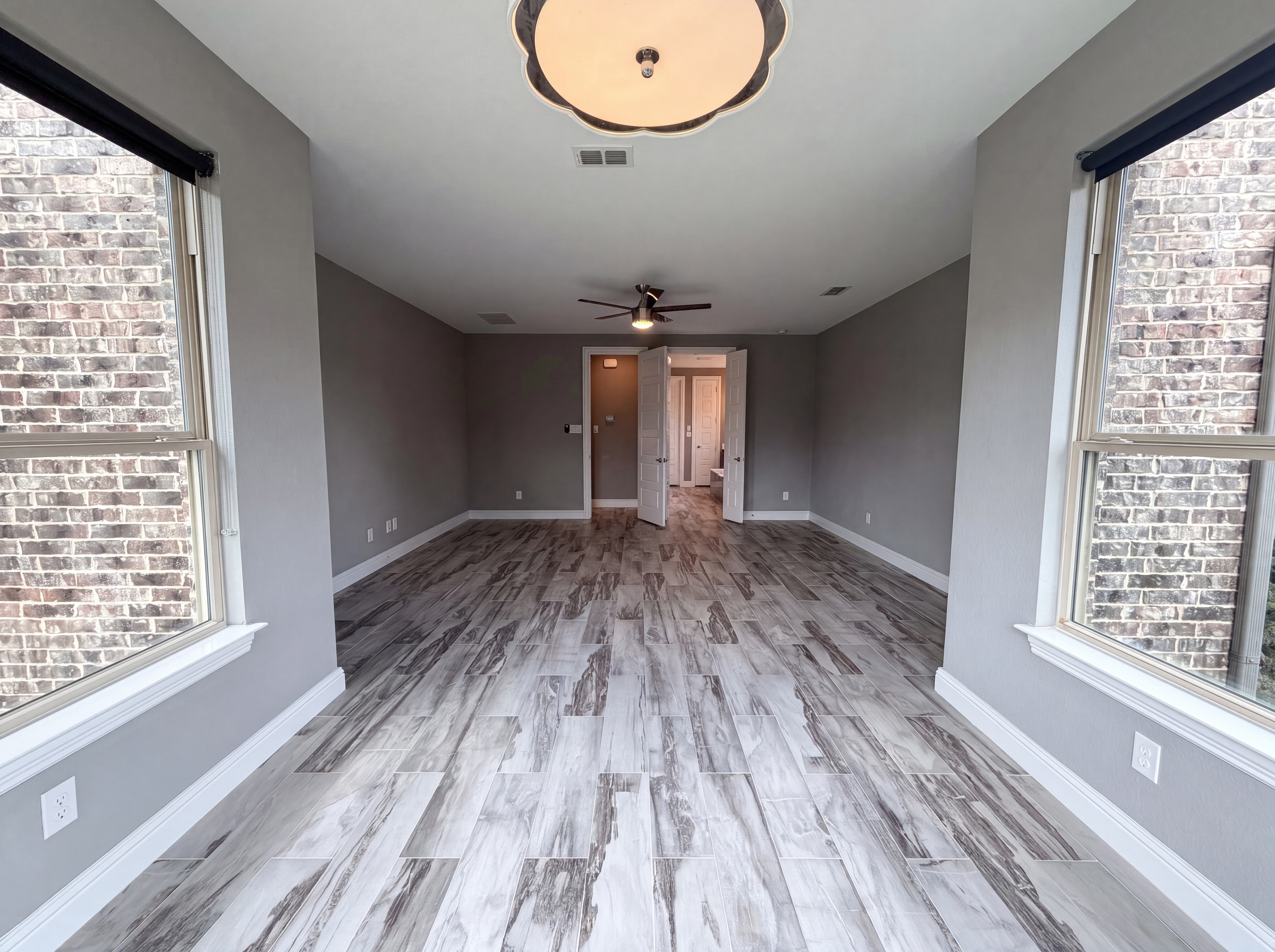 Photo 4 of 42 of 7221 Durand Dr, Irving, TX