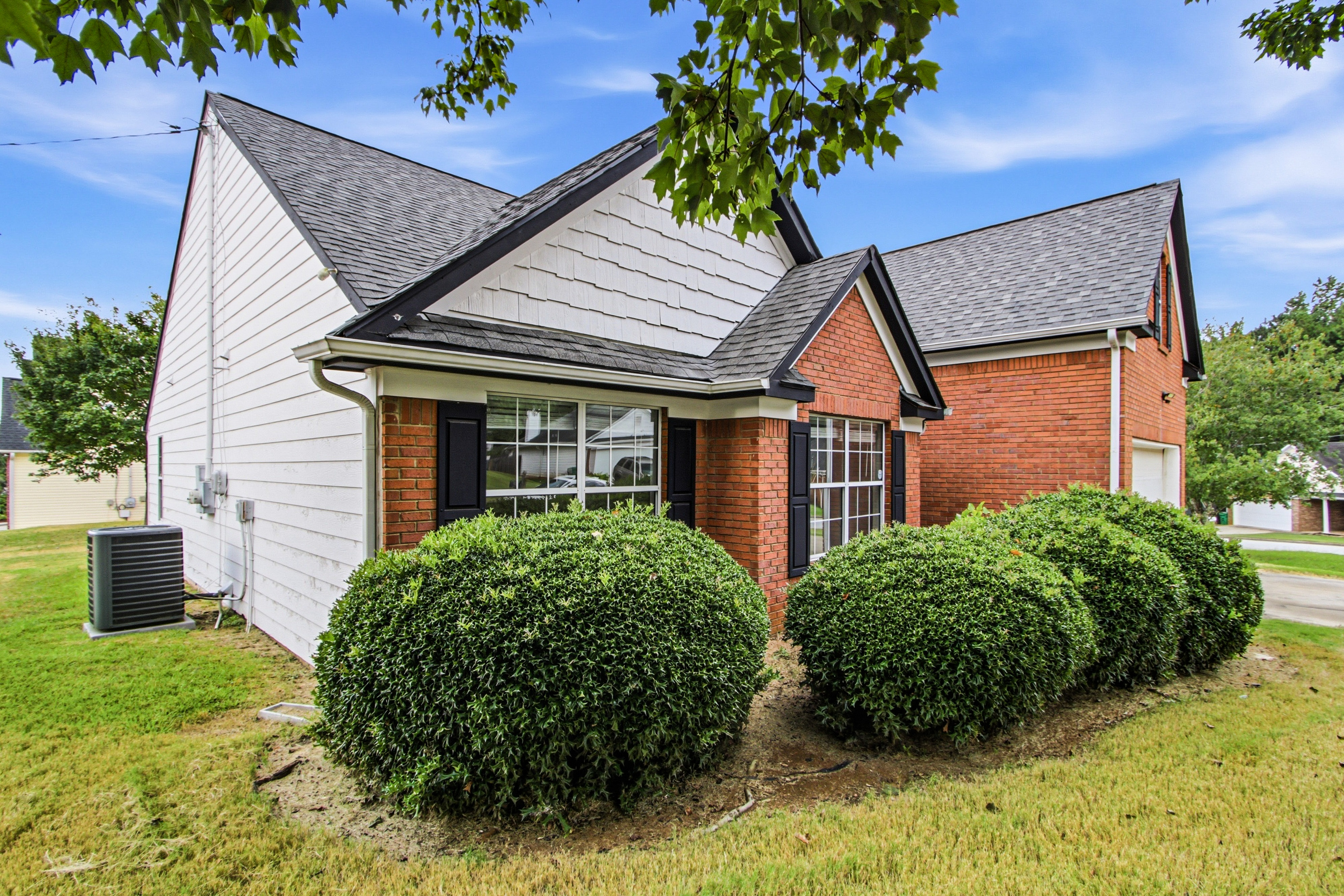 Photo 7 of 31 of 3708 Walnut Creek Way, Lithonia, GA