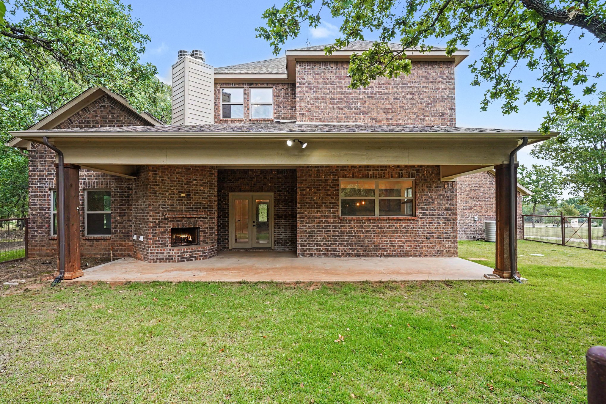 Photo 5 of 19 of 2190 County Road 2027, Glen Rose, TX