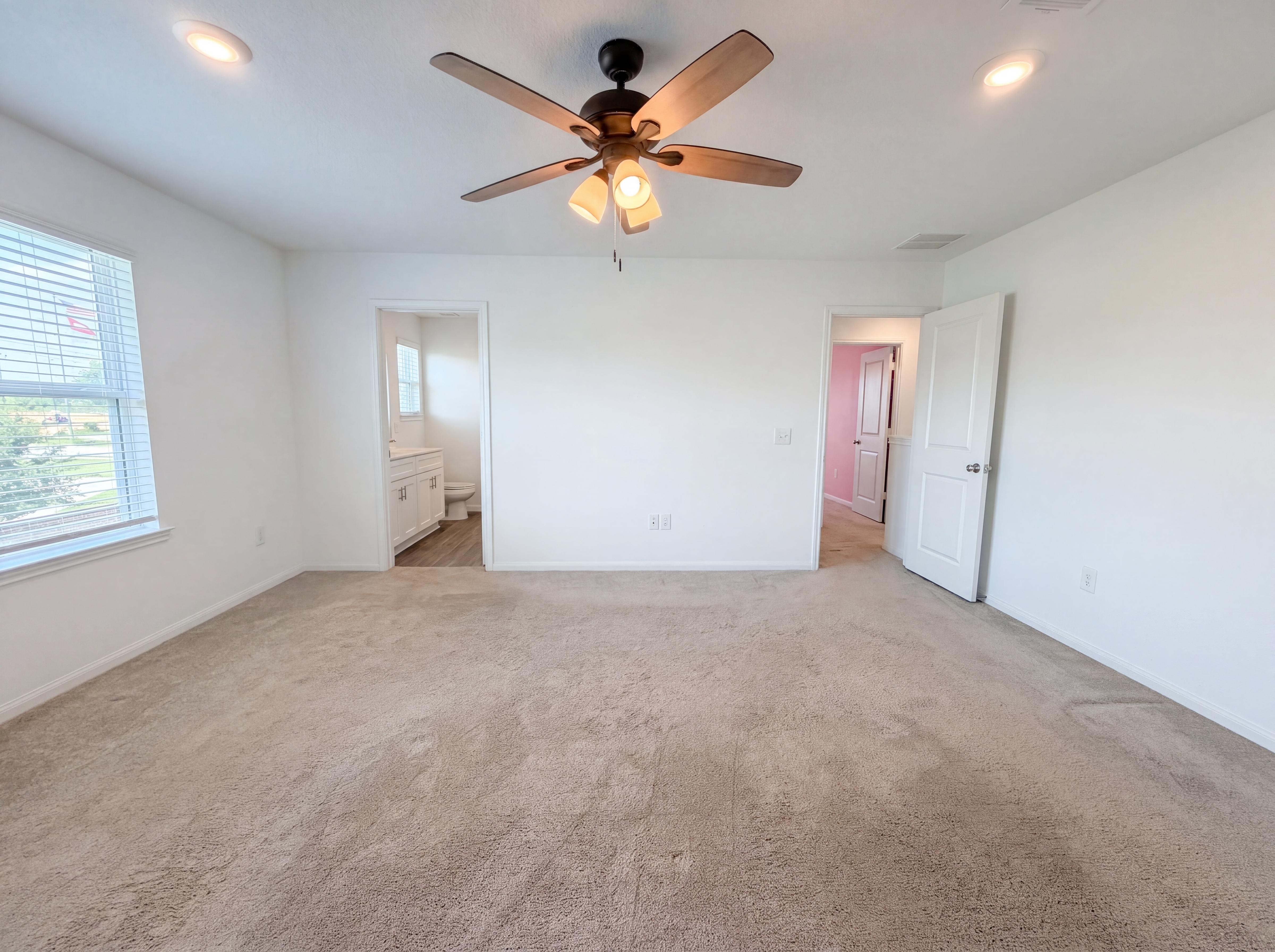 Photo 15 of 24 of 25635 Balsamroot Dr, Magnolia, TX