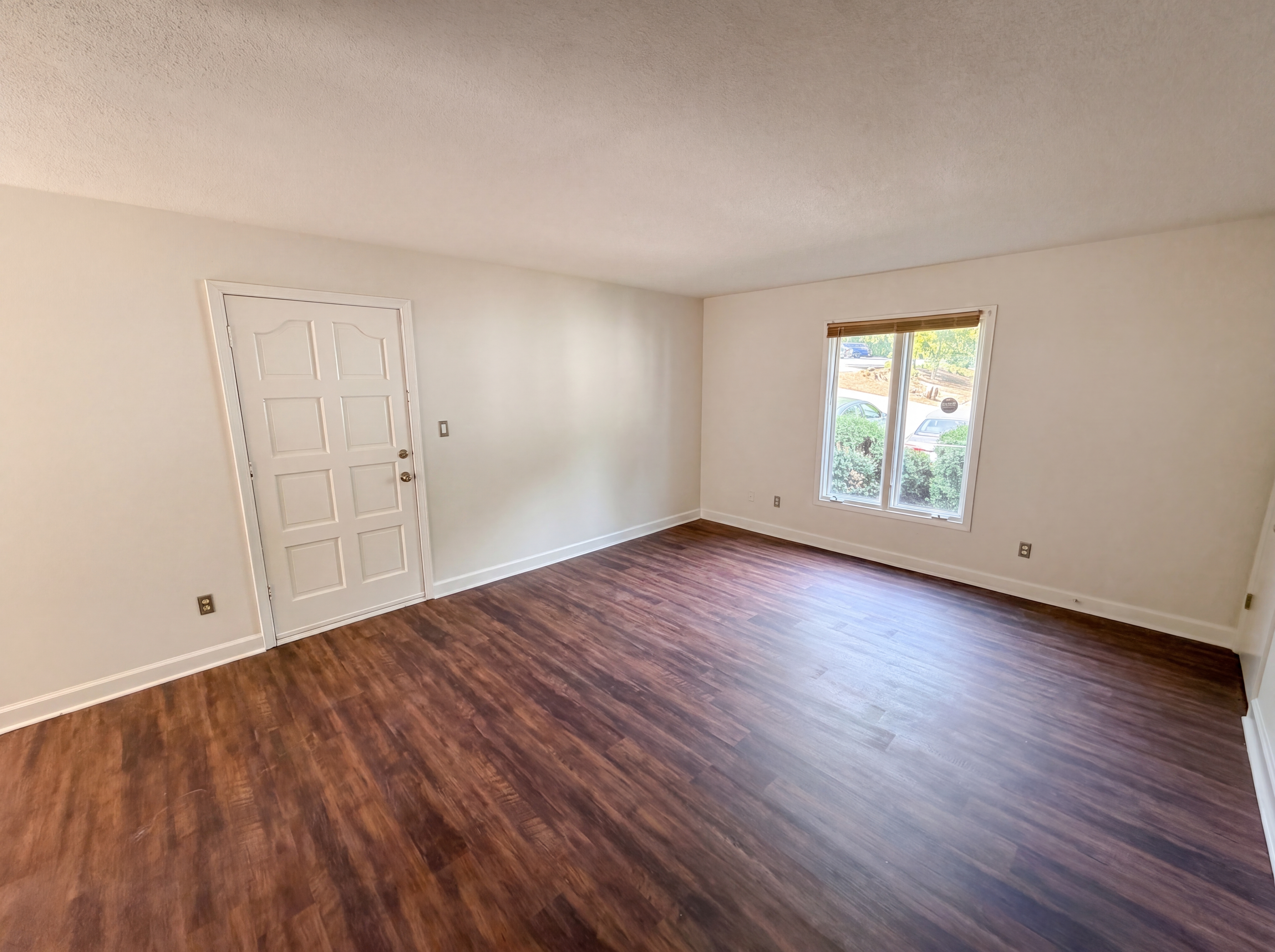 Photo 9 of 20 of 2020 Stoney Point Ln, Charlotte, NC