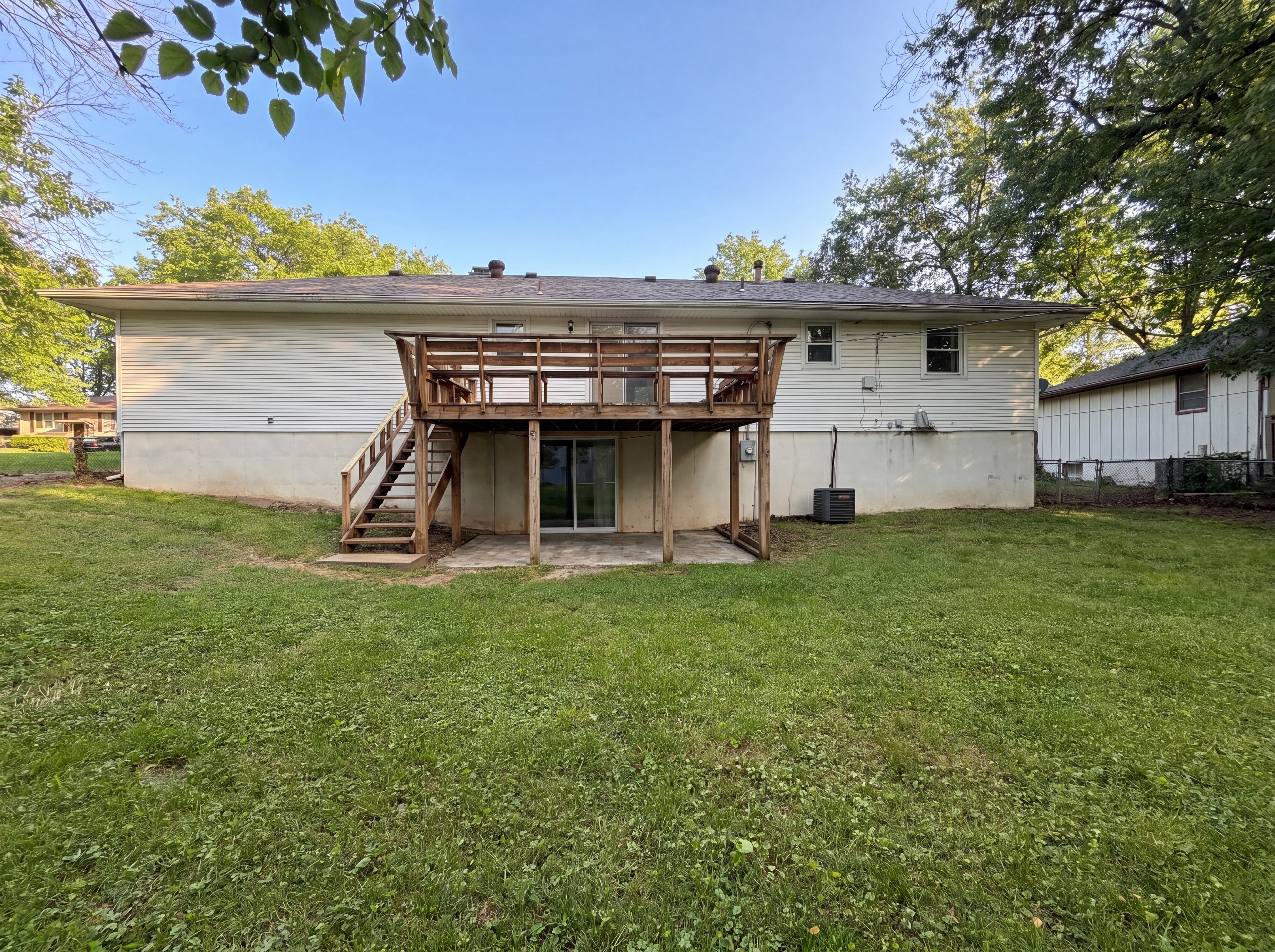 Photo 5 of 20 of 9401 E 84th Ter, Kansas City, MO