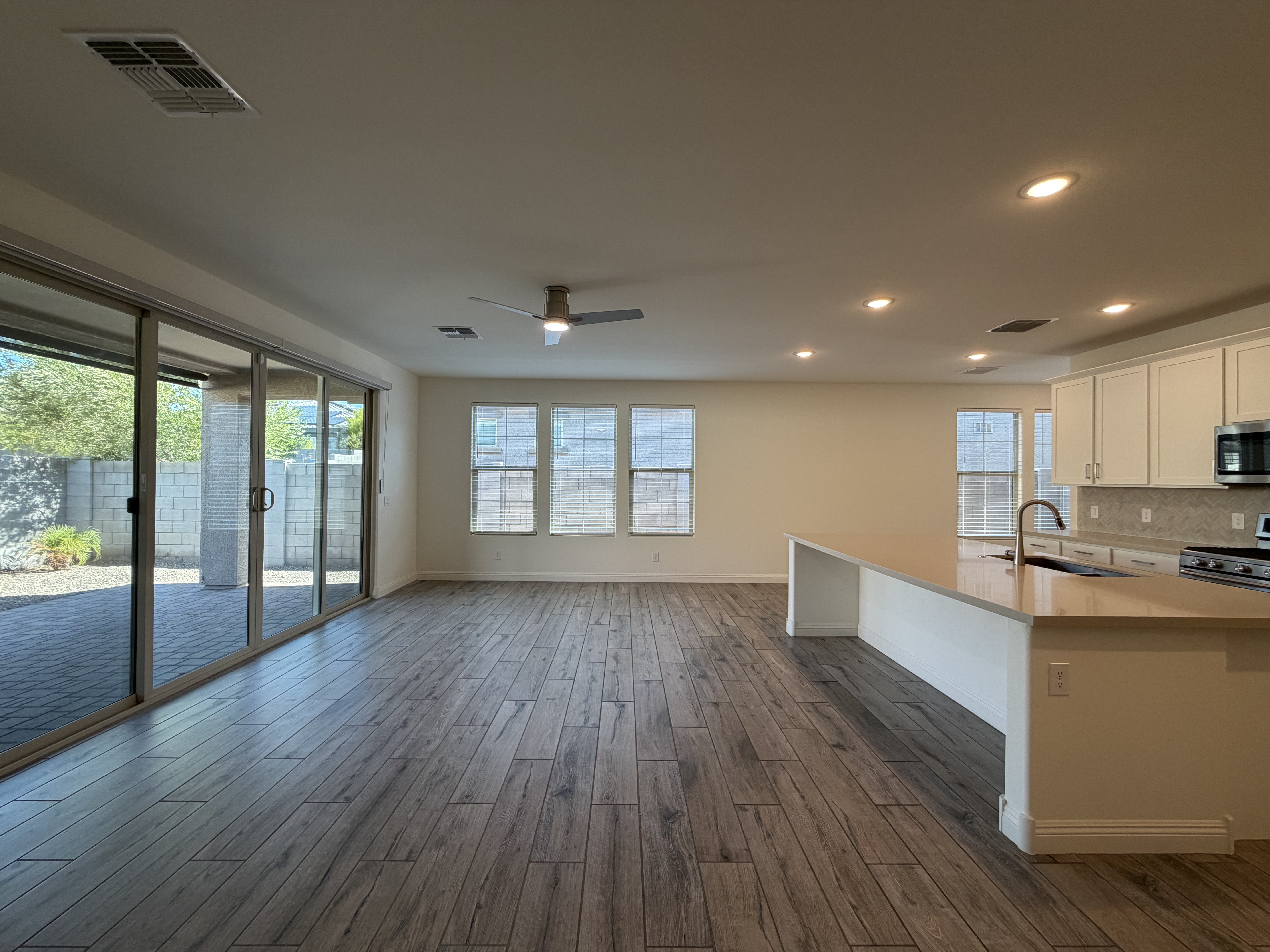 Photo 3 of 22 of 4966 N 205th Gln, Buckeye, AZ
