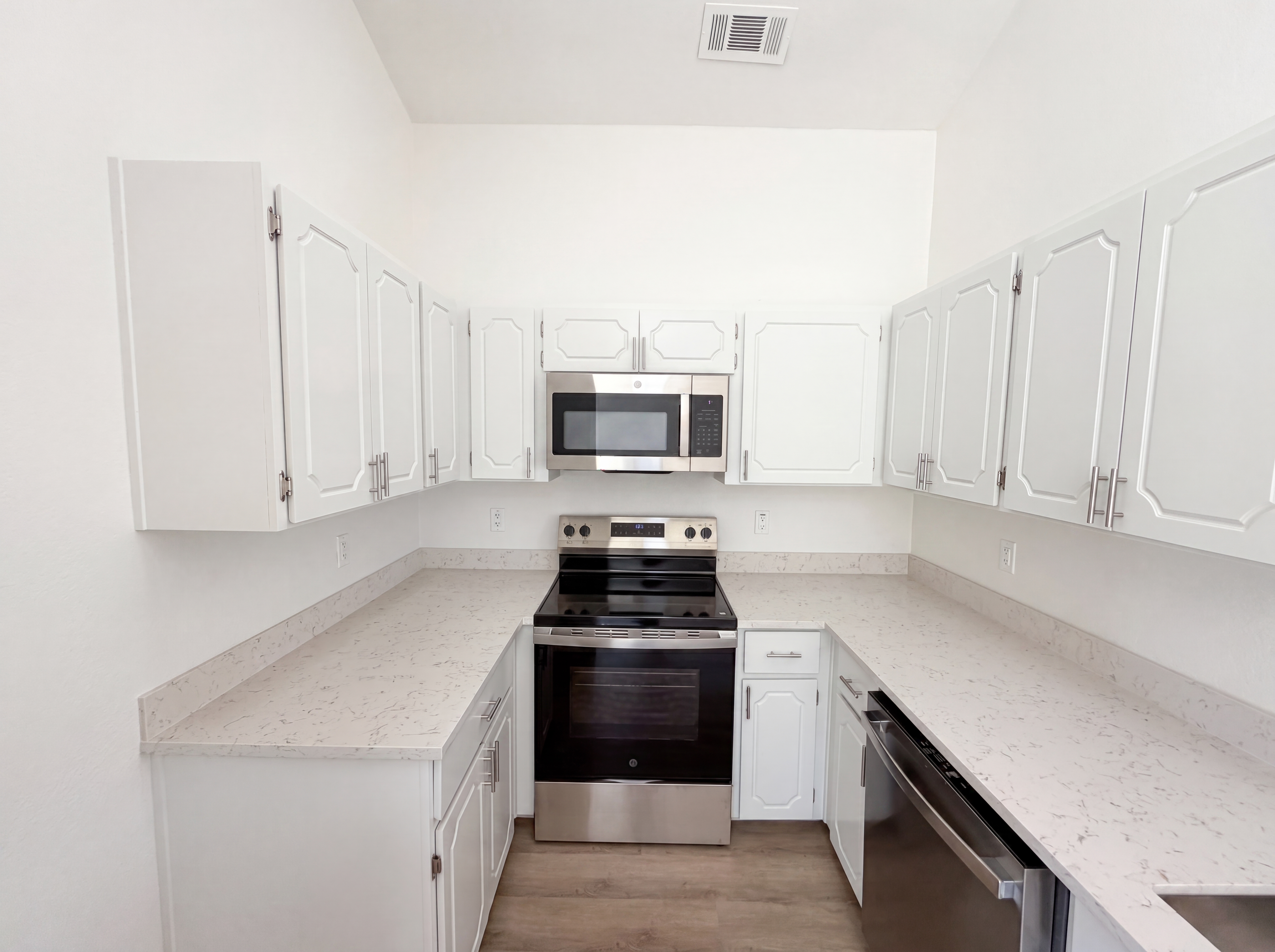 Photo 2 of 18 of 18627 N 33rd Dr, Phoenix, AZ