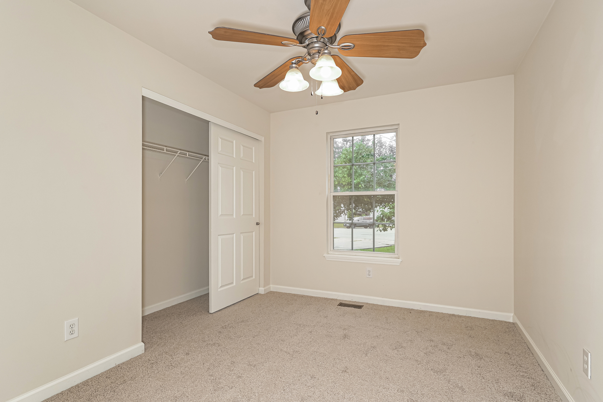 Photo 15 of 21 of 162 Trotters Creek Ln, Wright City, MO