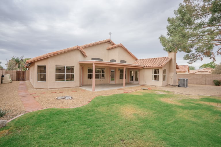 Photo 5 of 28 - 9923 N 58th Dr, Glendale, AZ 85302
