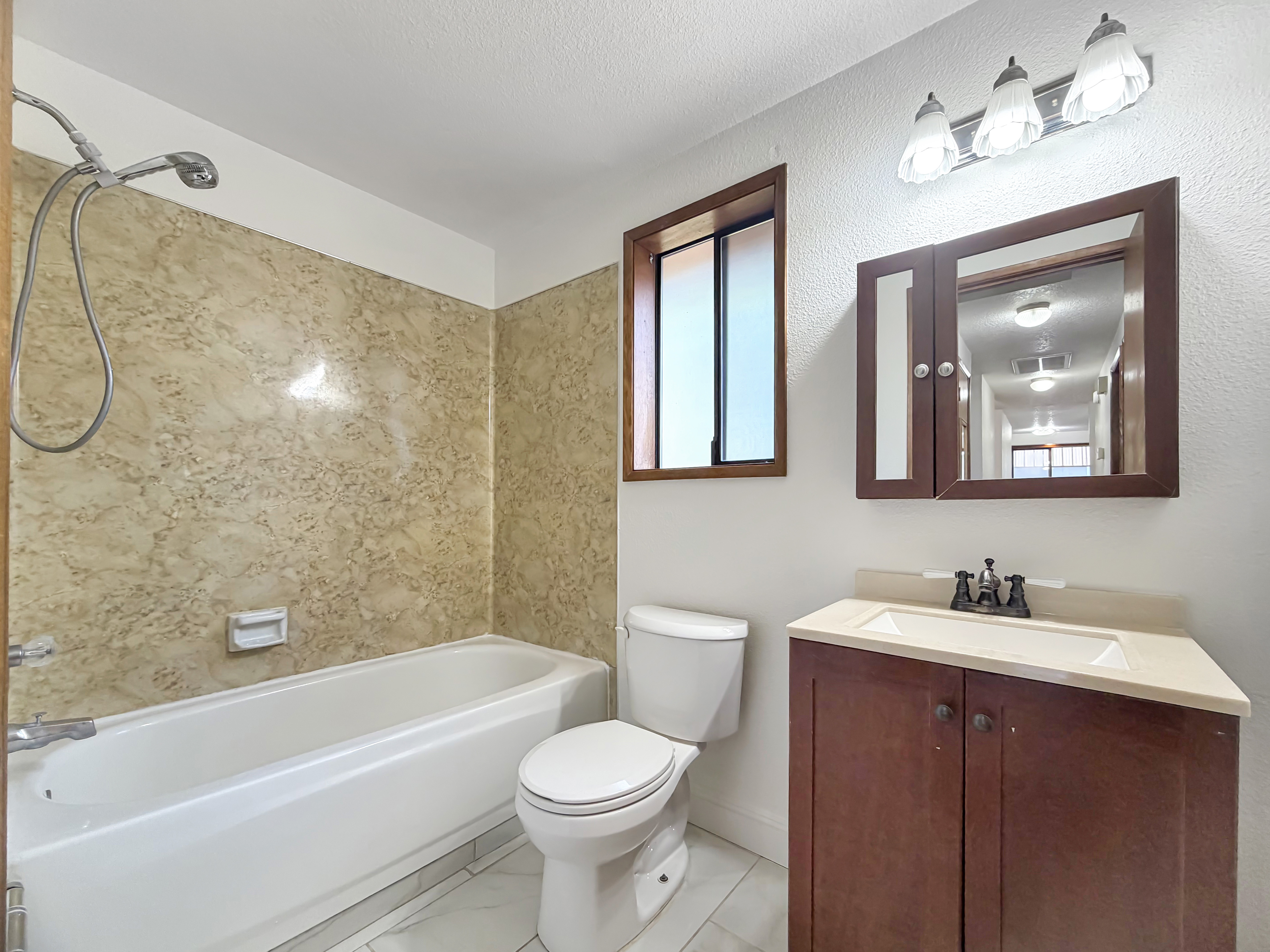 Photo 6 of 13 of 18513 SE Stephens St, Portland, OR