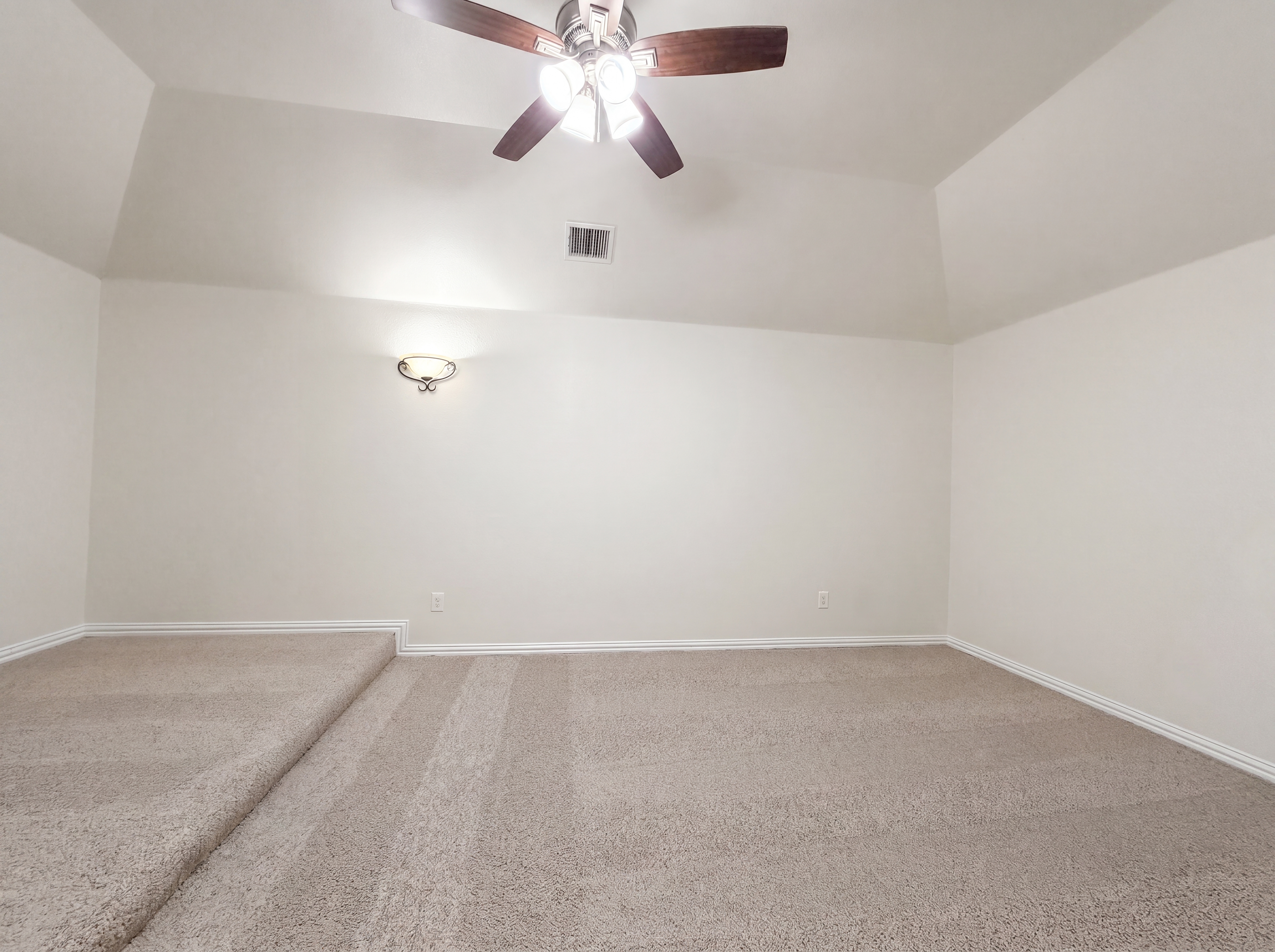 Photo 26 of 29 of 2948 Almansa, Grand Prairie, TX