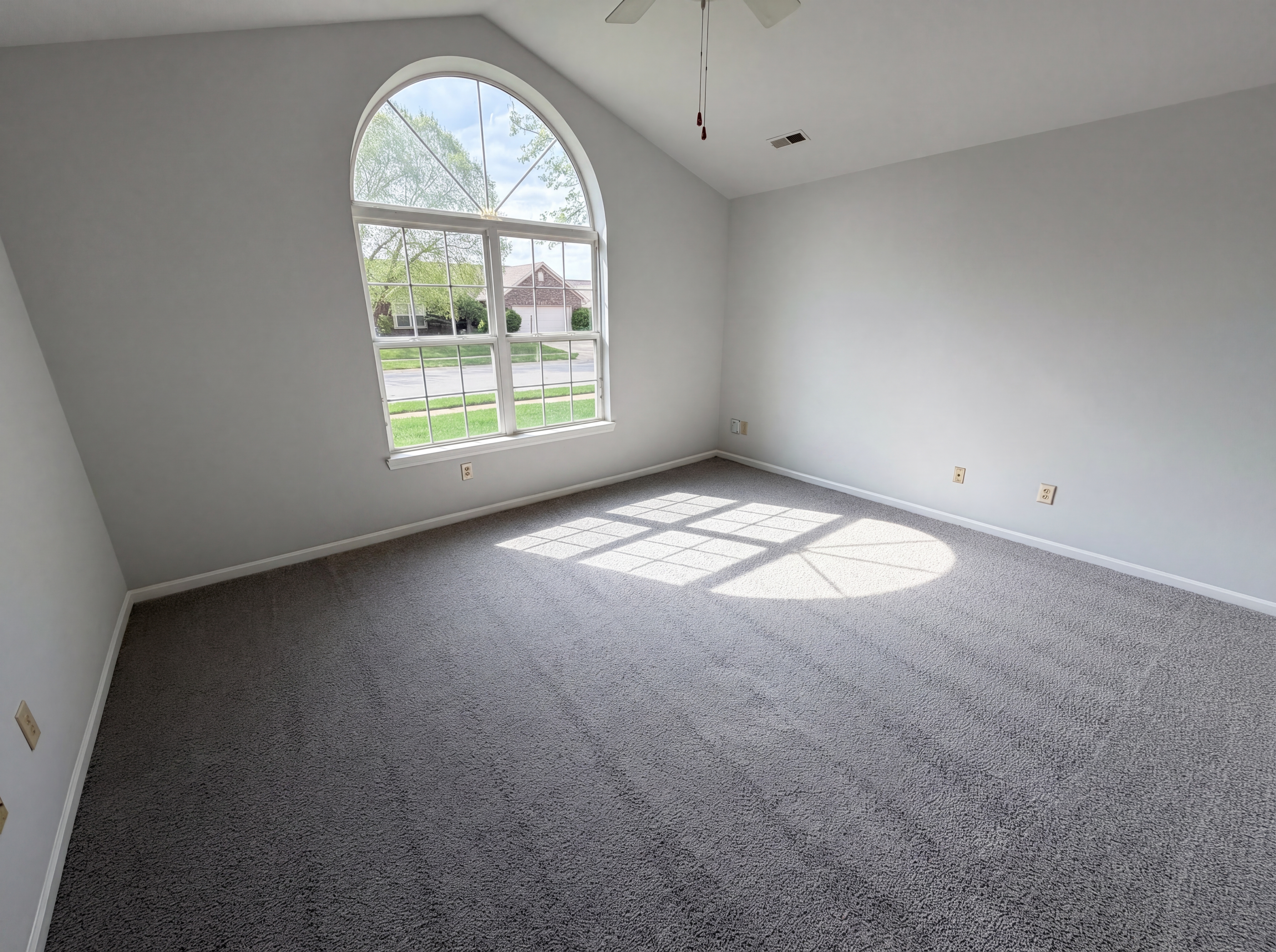 Photo 4 of 21 of 12839 Glengary Dr, Fishers, IN