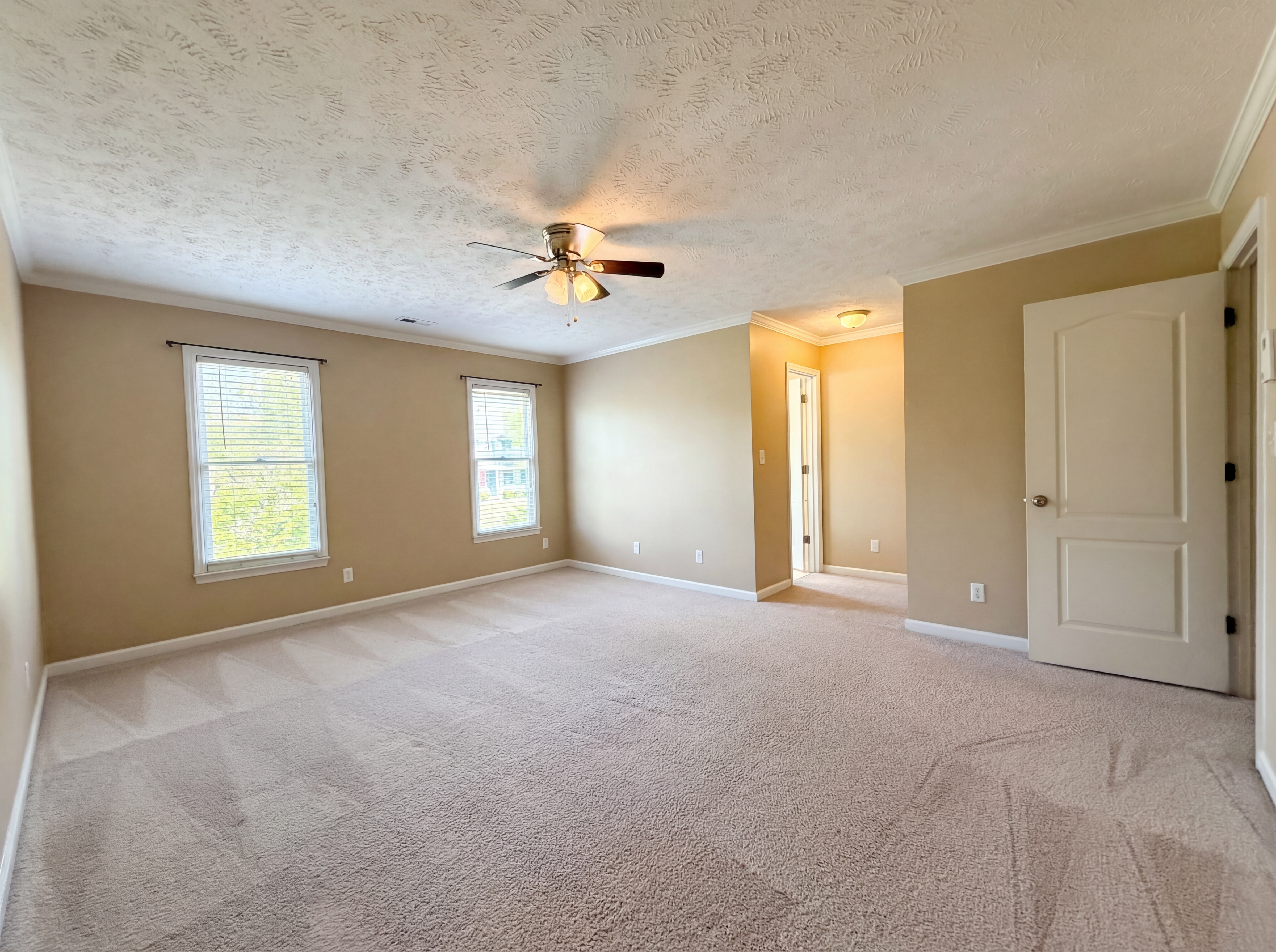 Photo 4 of 19 of 3516 Gables Dr, Fayetteville, NC