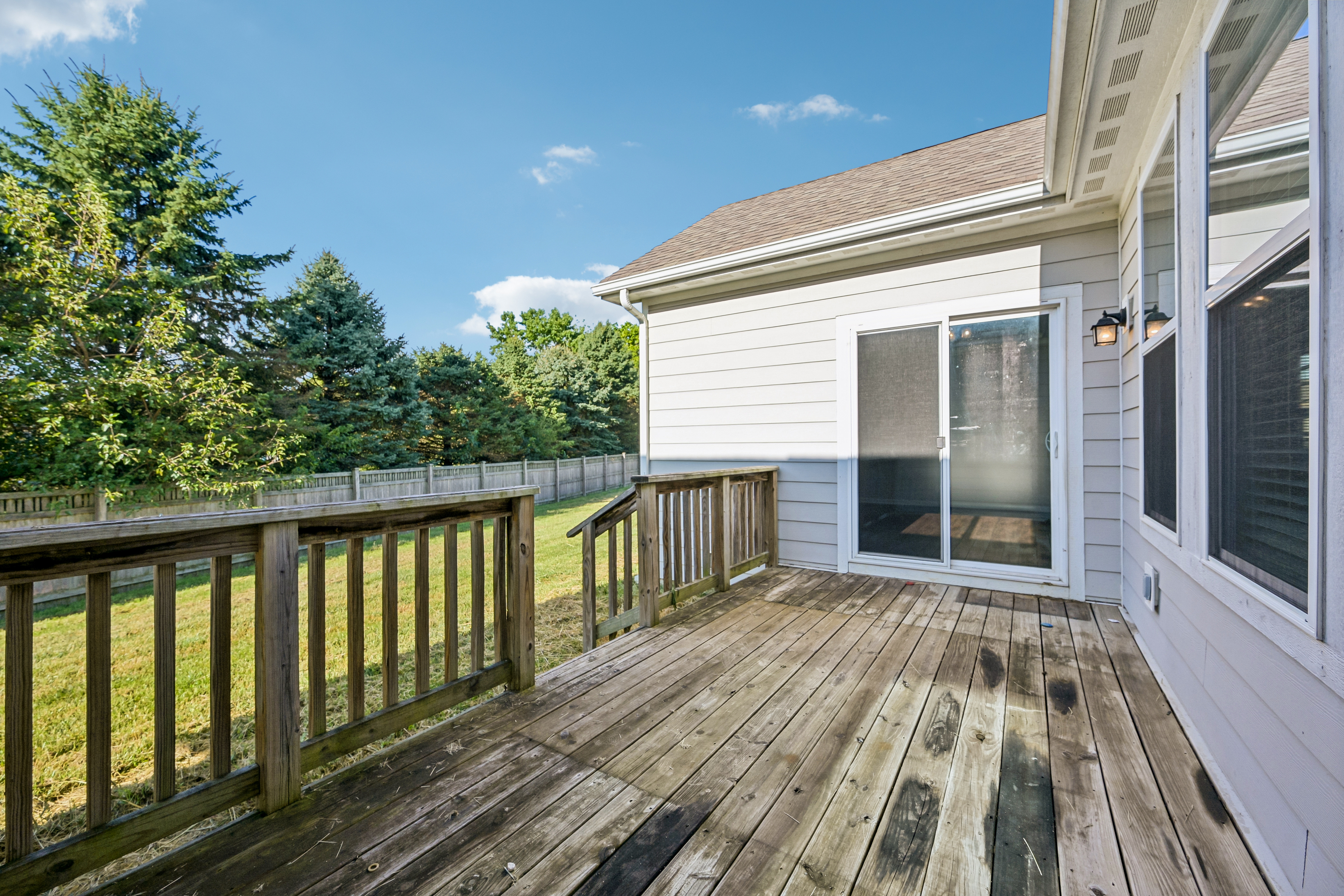 Photo 37 of 44 of 21323 Wharfdale Dr, Noblesville, IN