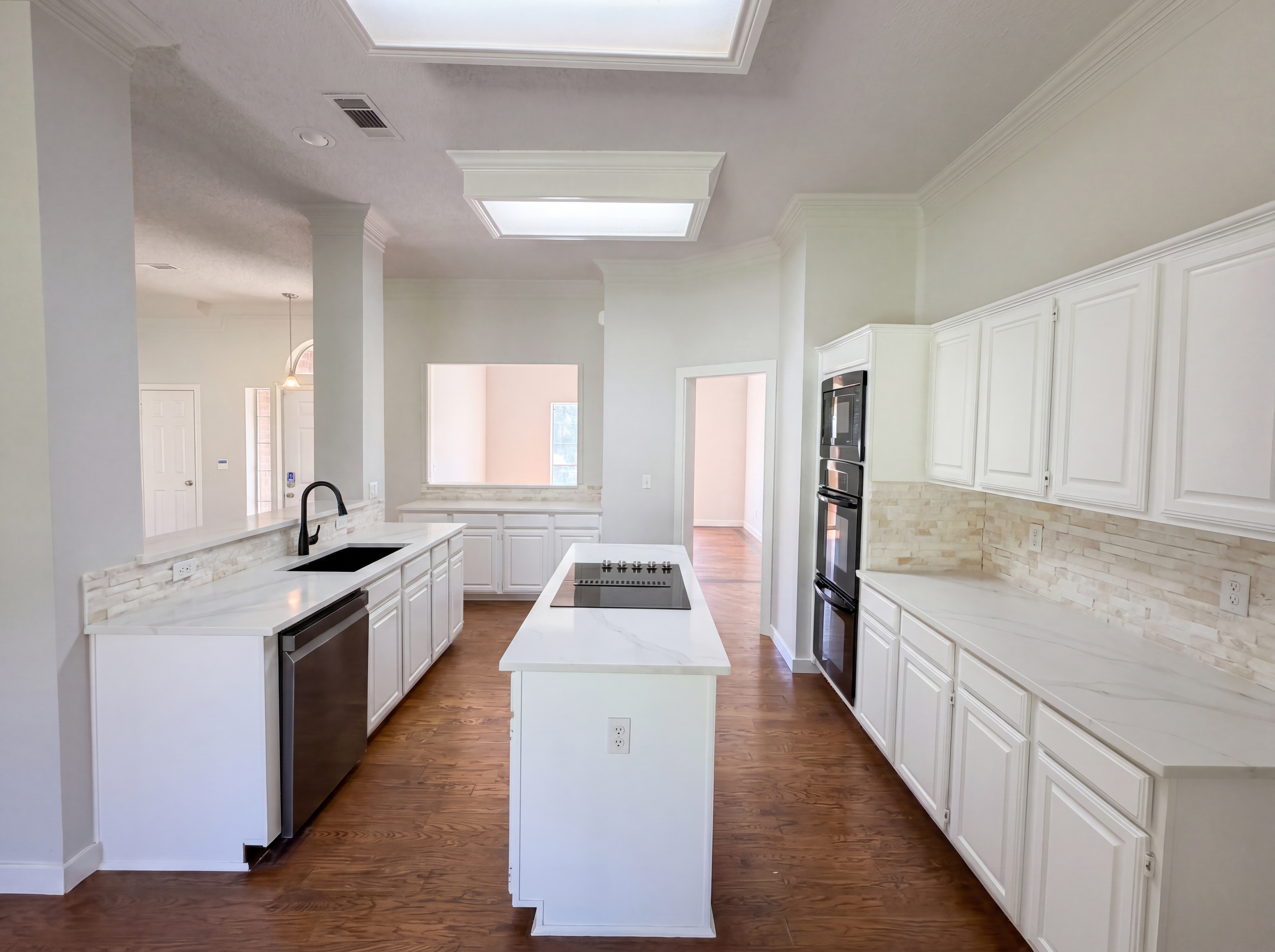 Photo 2 of 15 of 735 Highridge Dr, Little Elm, TX