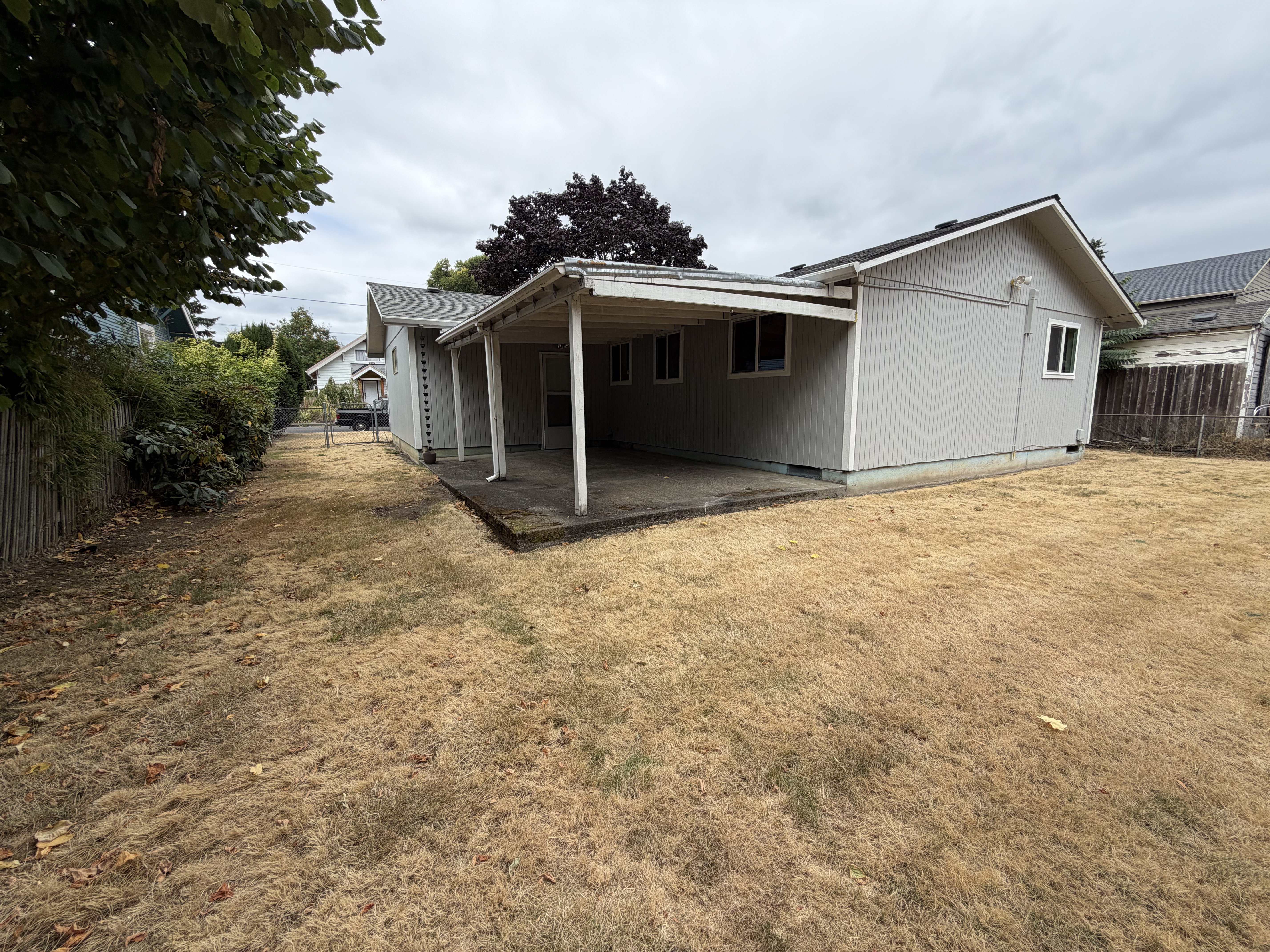 Photo 15 of 16 of 3910 SE 71st Ave, Portland, OR
