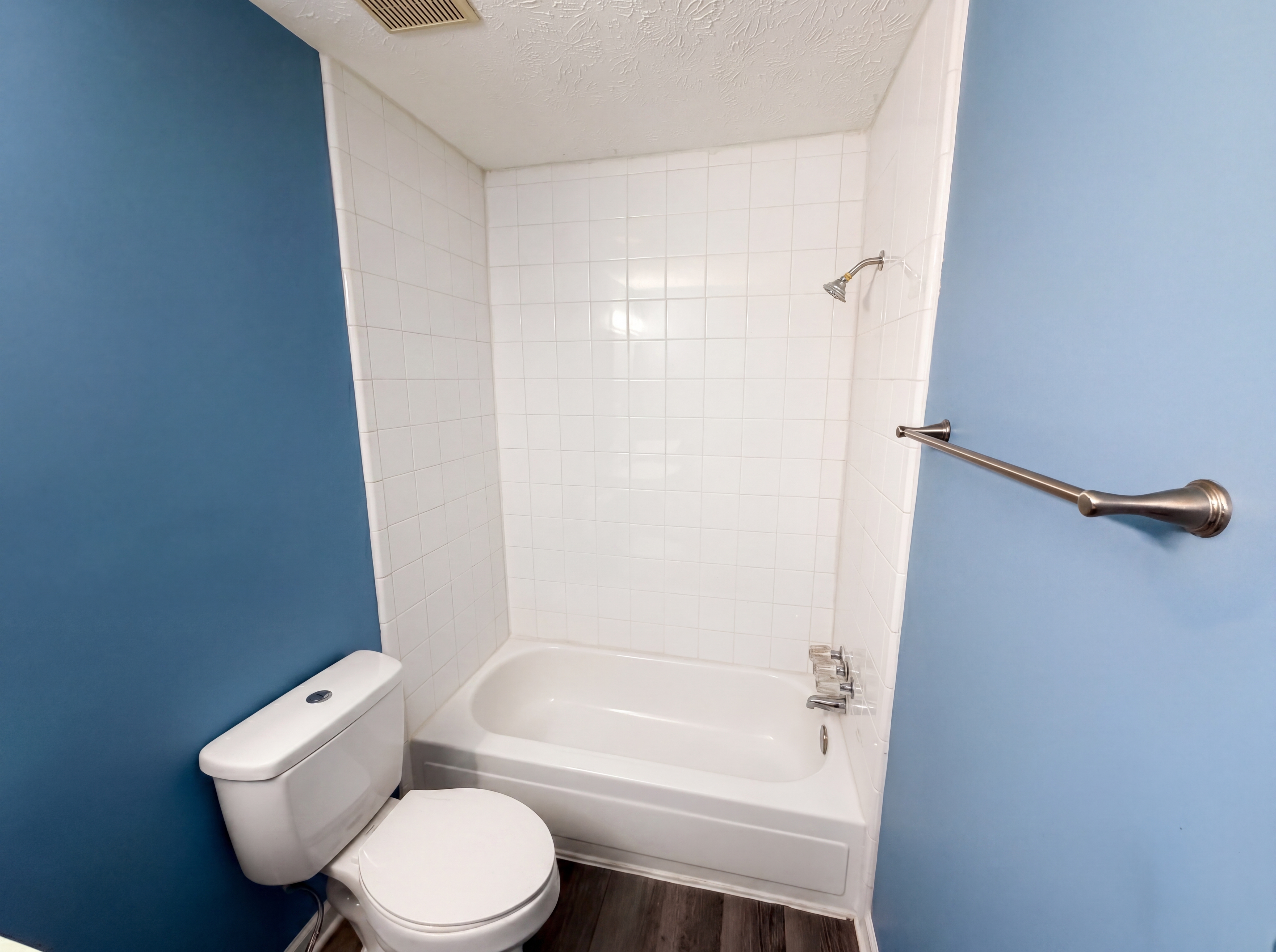 Photo 6 of 34 of 4491 Pineridge Cir, Atlanta, GA