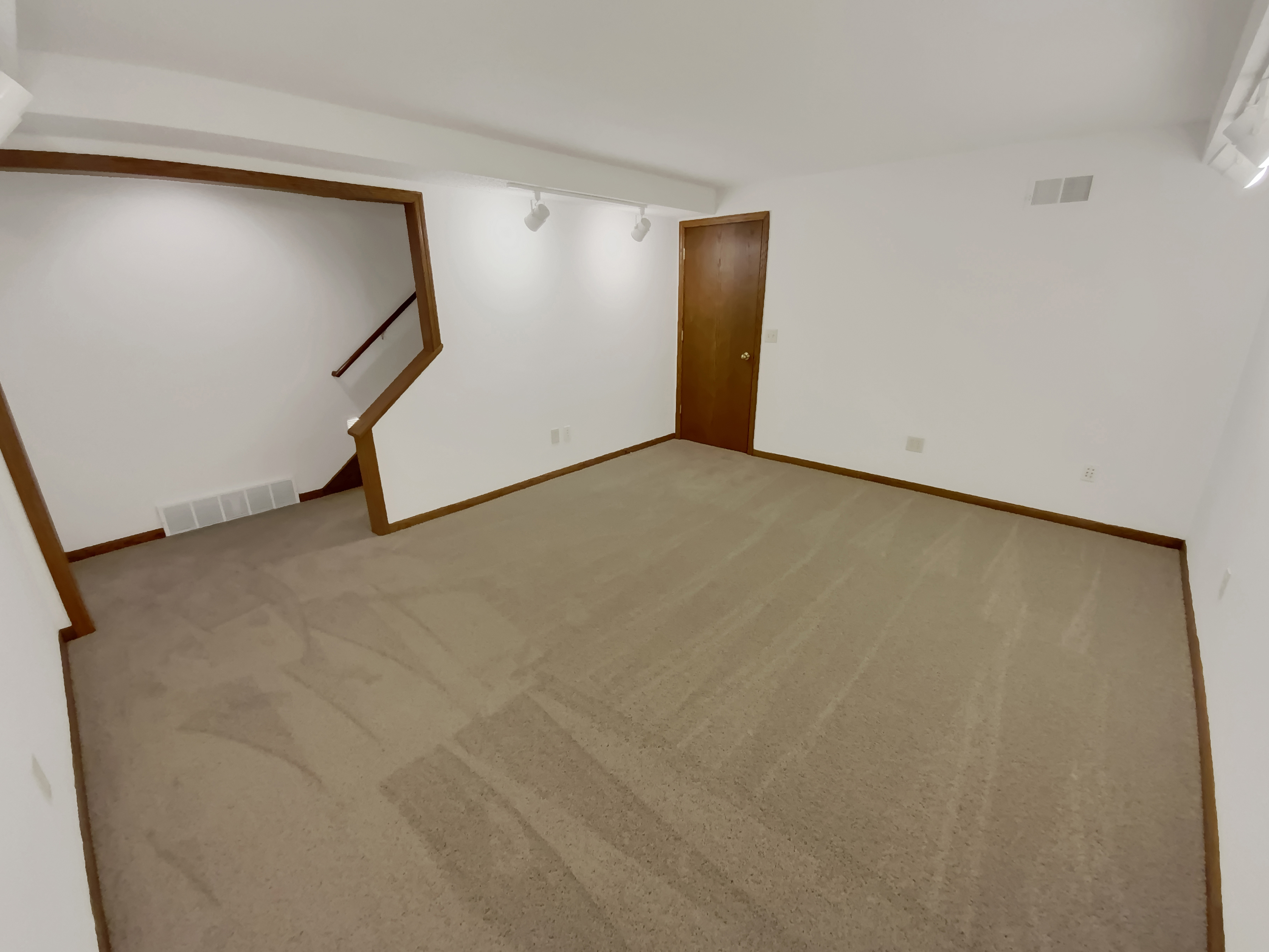 Photo 13 of 21 of 6991 Edenvale Blvd, Eden Prairie, MN