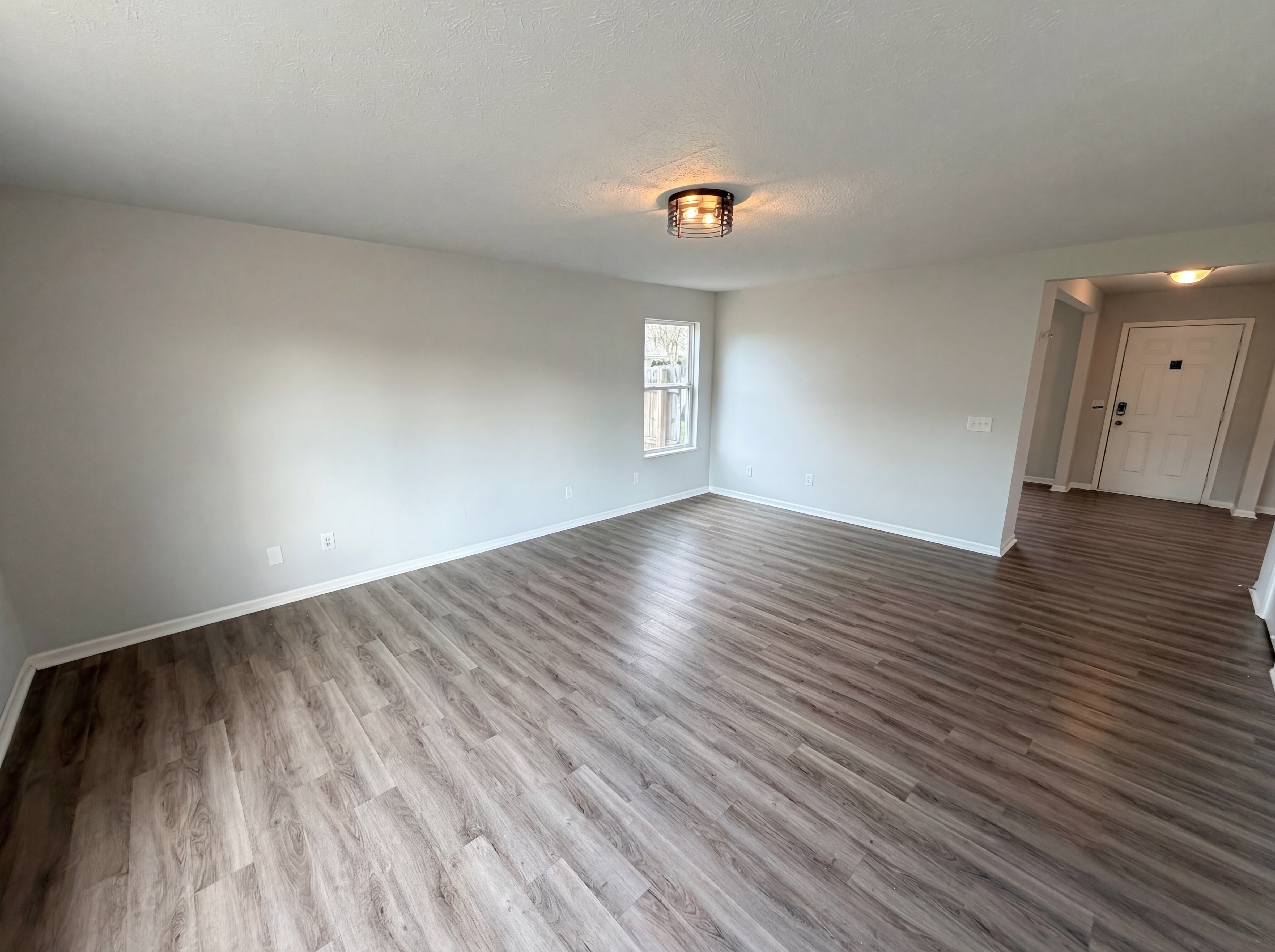 Photo 3 of 28 of 8911 Alto Way, Indianapolis, IN