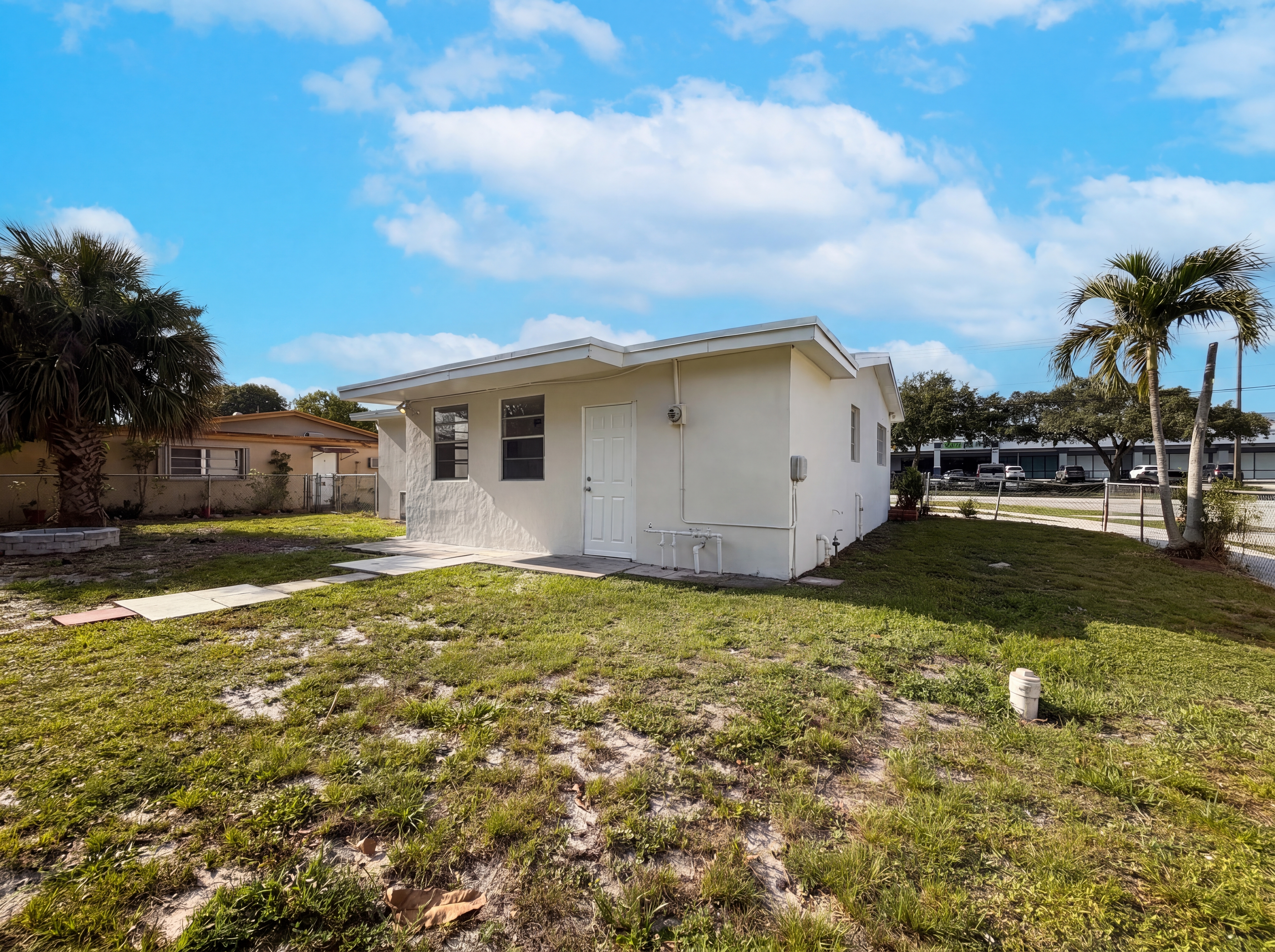 Photo 16 of 17 of 5921 SW 41st St, West Park, FL