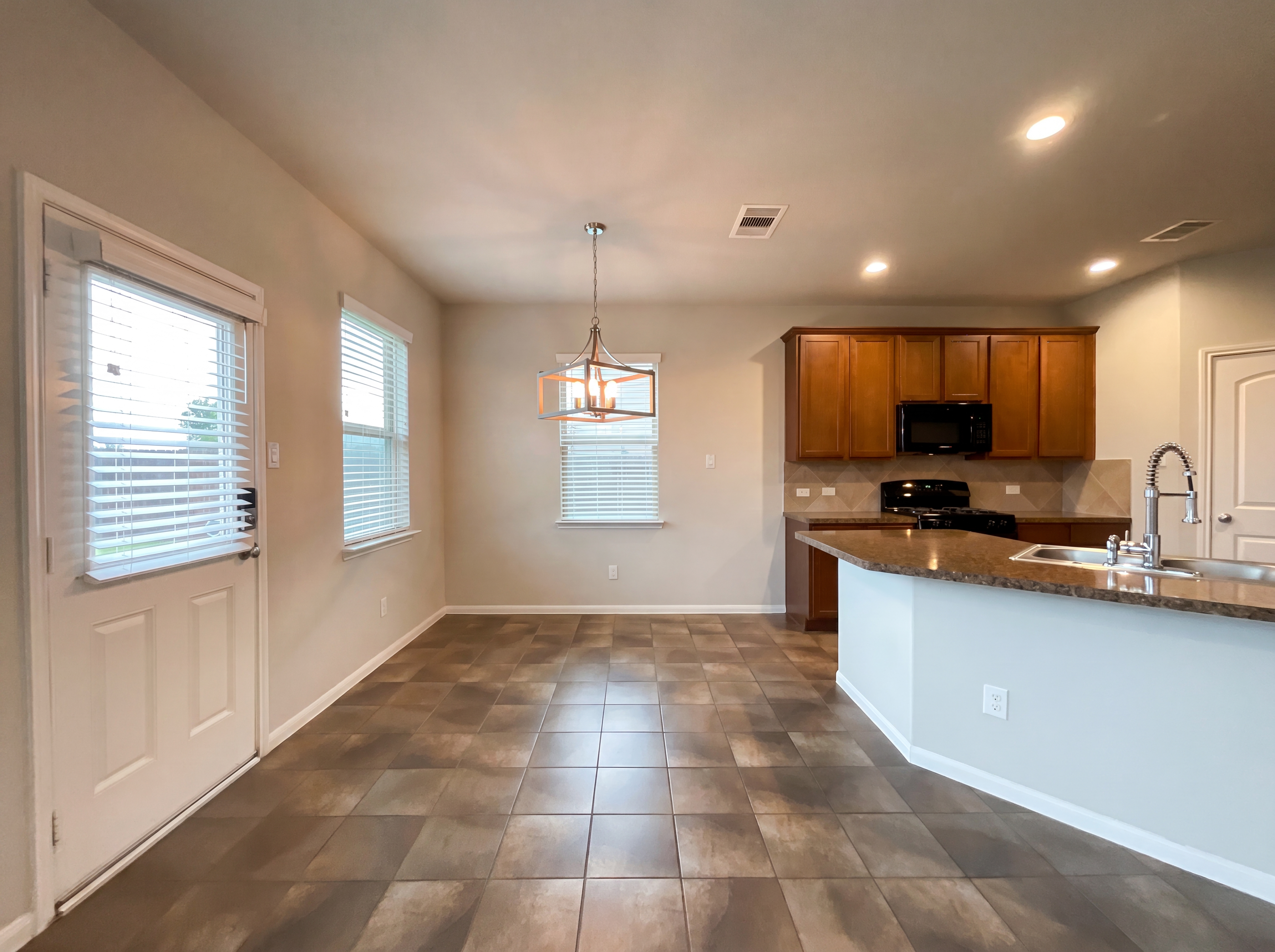 Photo 8 of 20 of 10310 Lake Huron Dr, Humble, TX