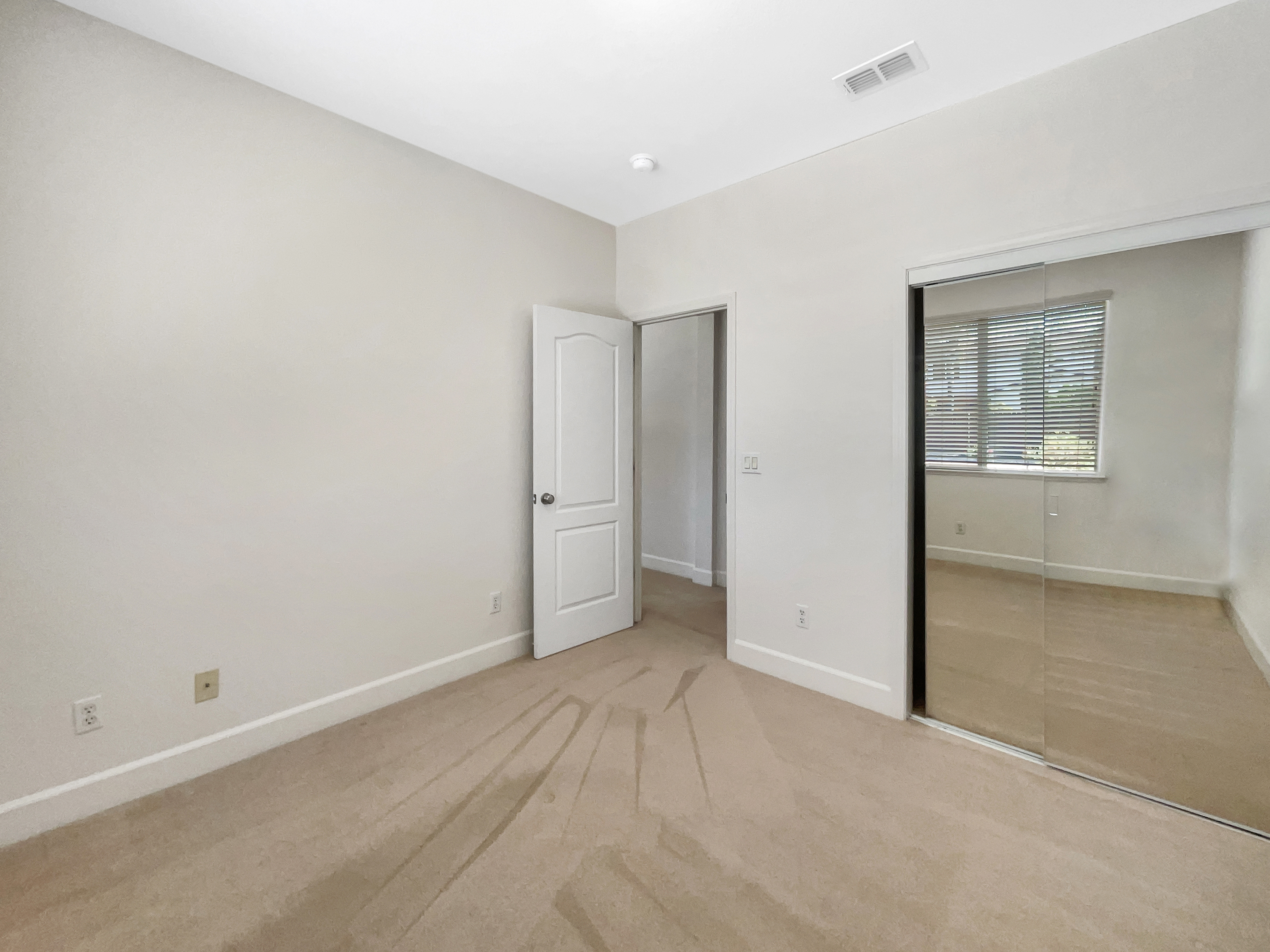 Photo 21 of 47 of 1709 Monte Vista Ct, West Sacramento, CA