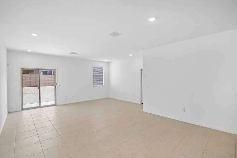 Property photo 3 of 10453 W Beaman Ln