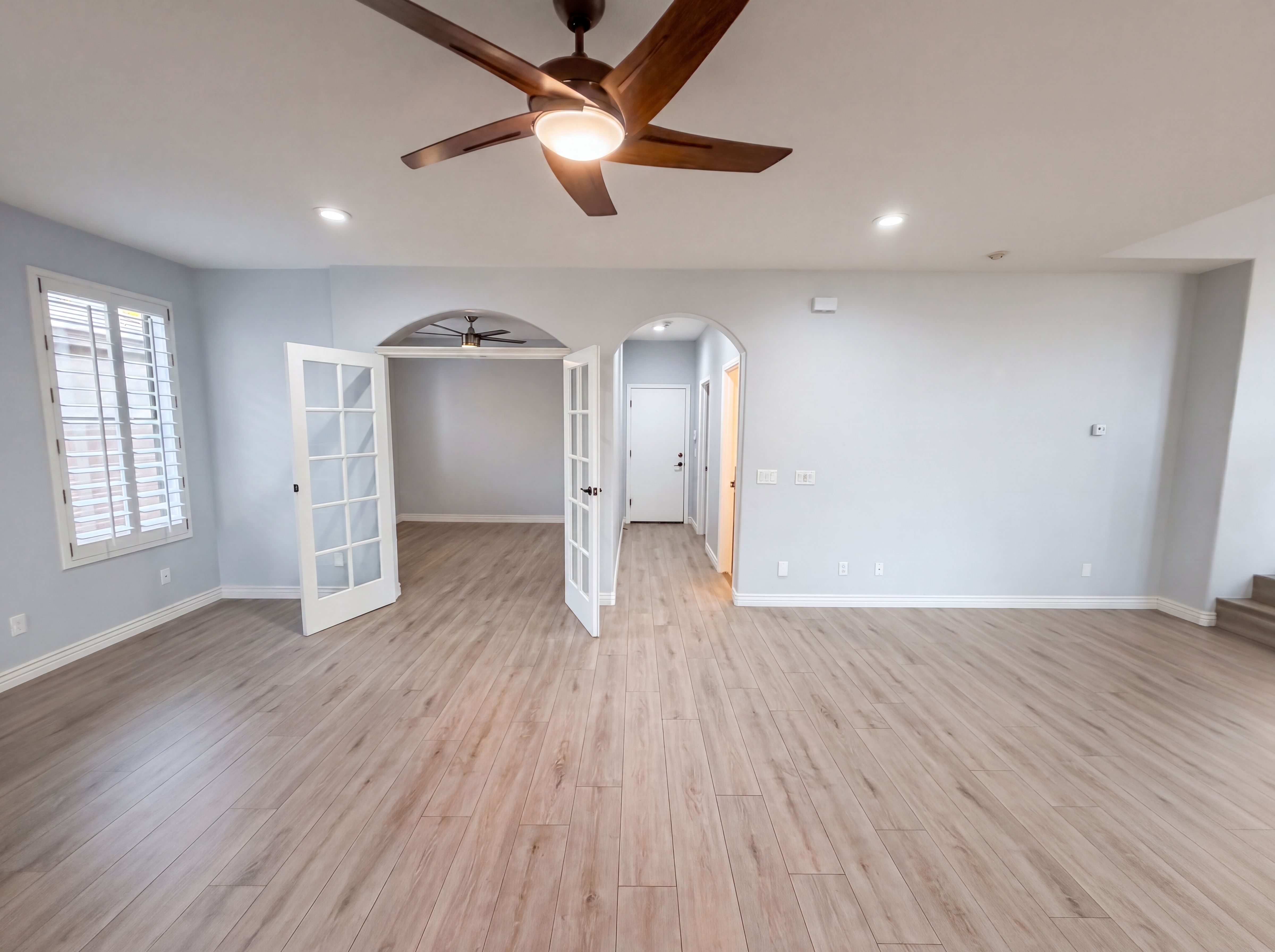 Photo 9 of 39 of 2113 W Eagle Feather Rd, Phoenix, AZ