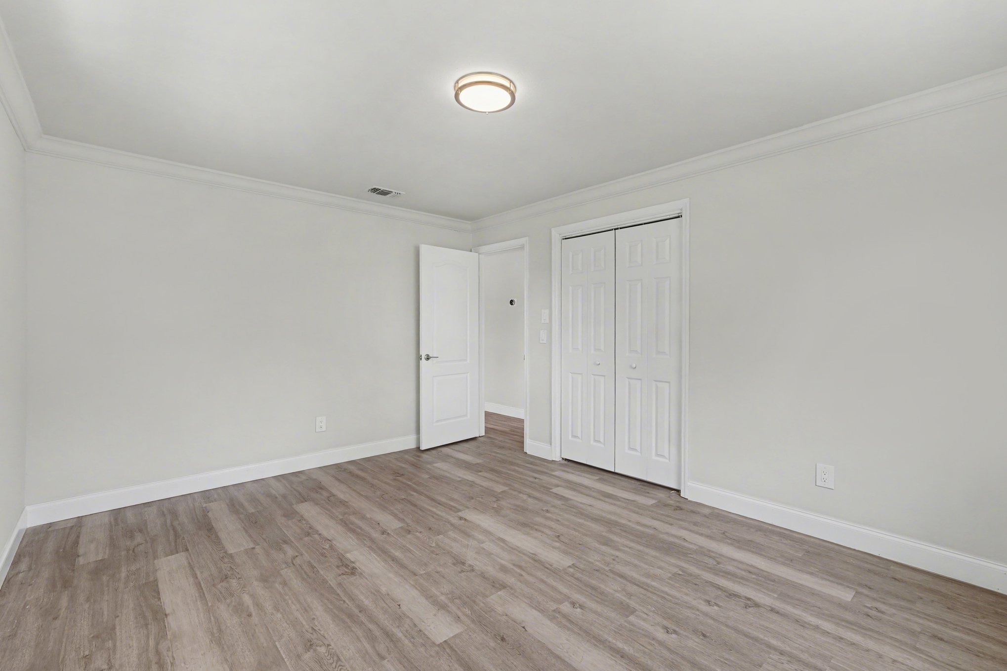 Photo 11 of 20 of 767 Rolling Hill Dr, Sebastian, FL
