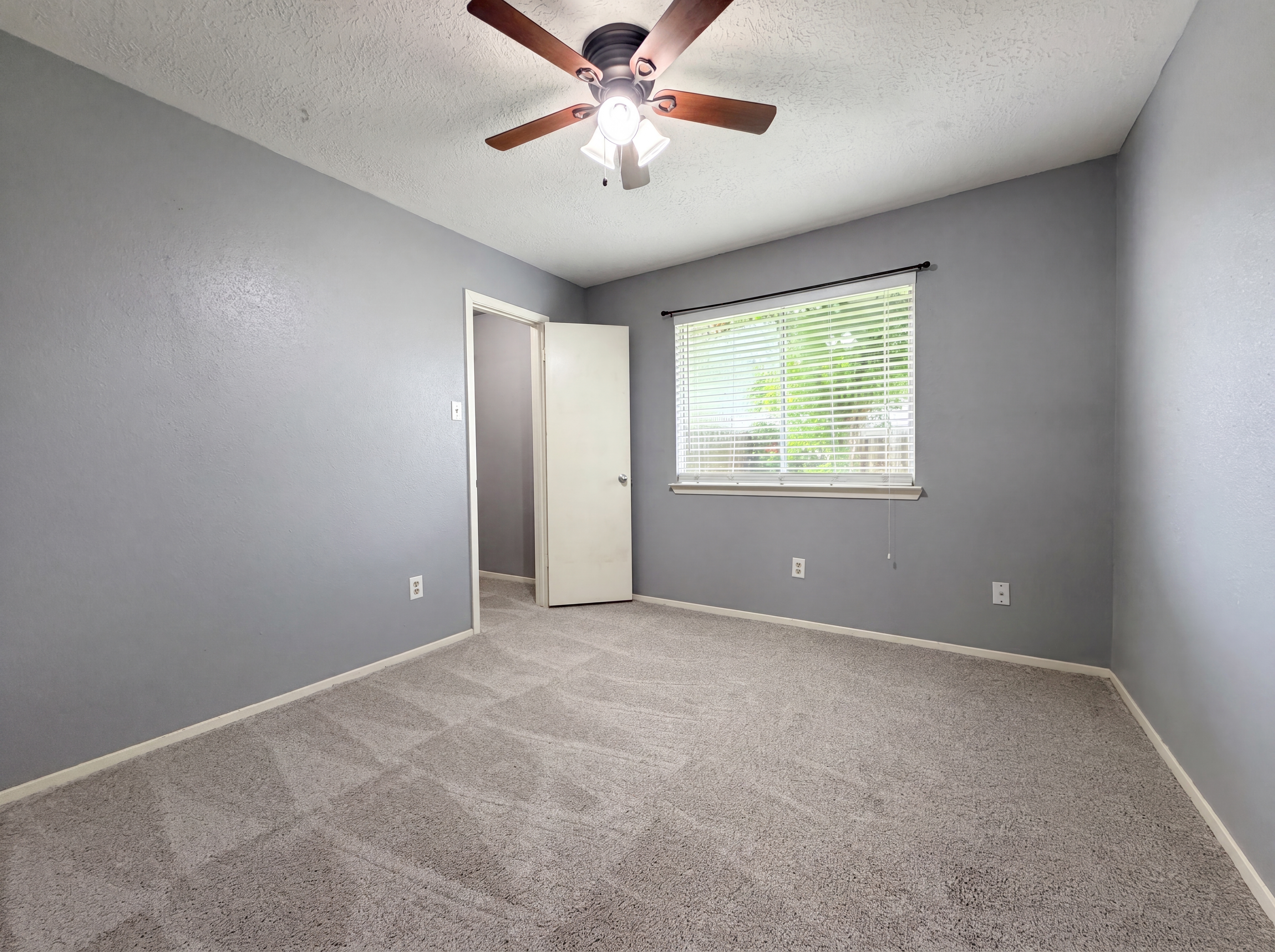 Photo 13 of 17 of 6710 Renfro Dr, Richmond, TX