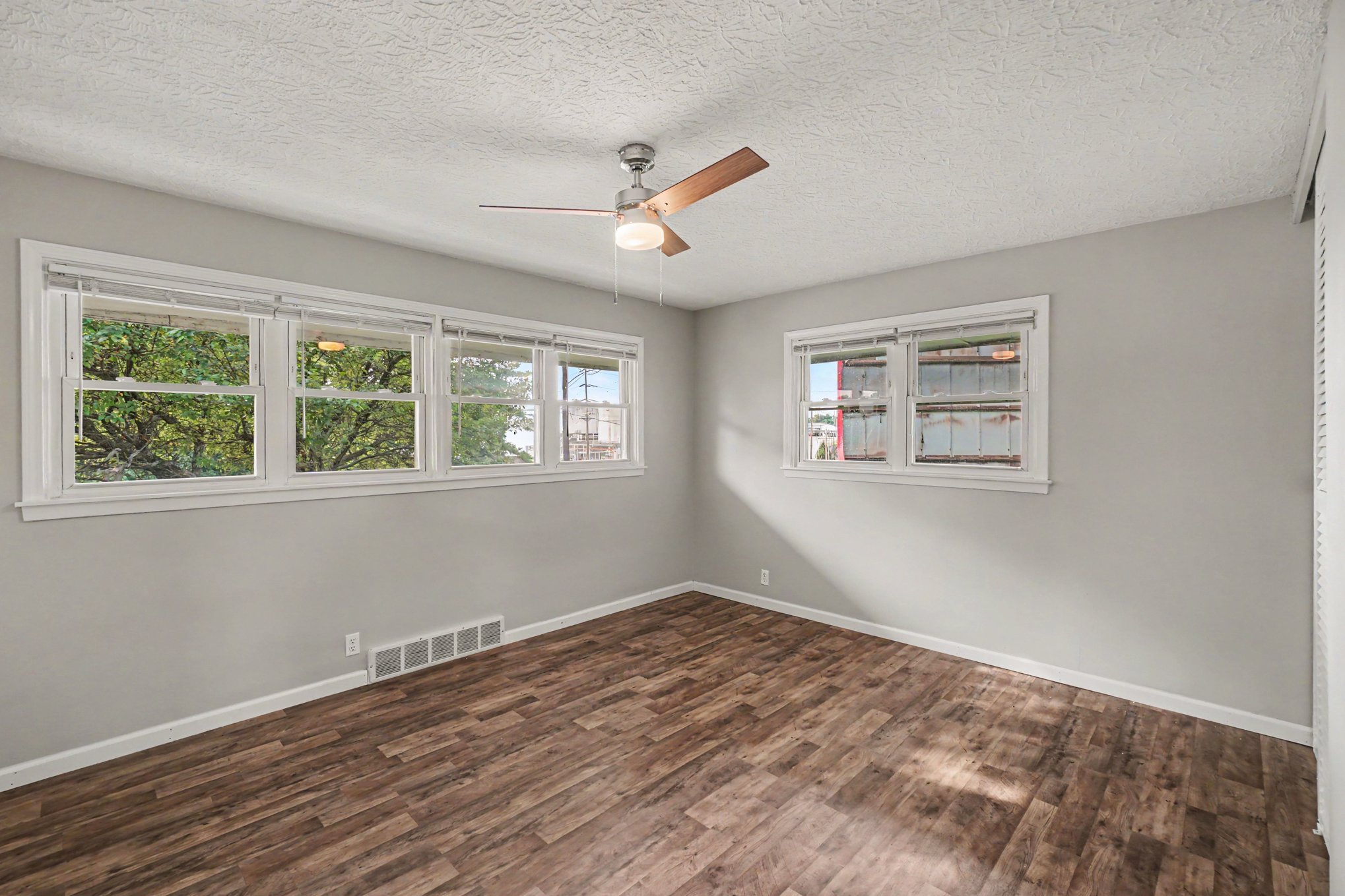 Photo 11 of 17 of 2715 James Ave, Covington, KY