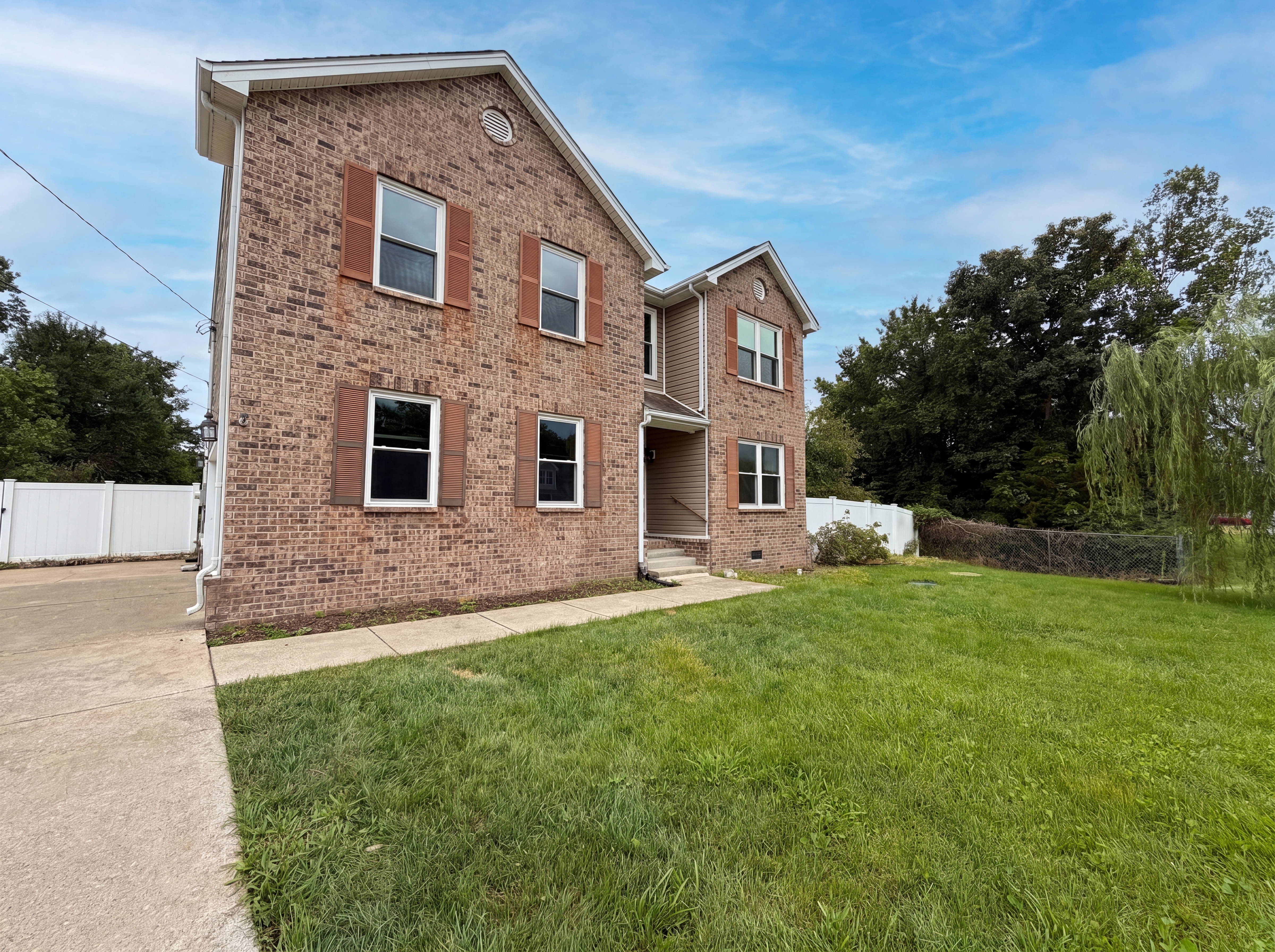 Photo 21 of 25 of 1223 California Dr, Murfreesboro, TN