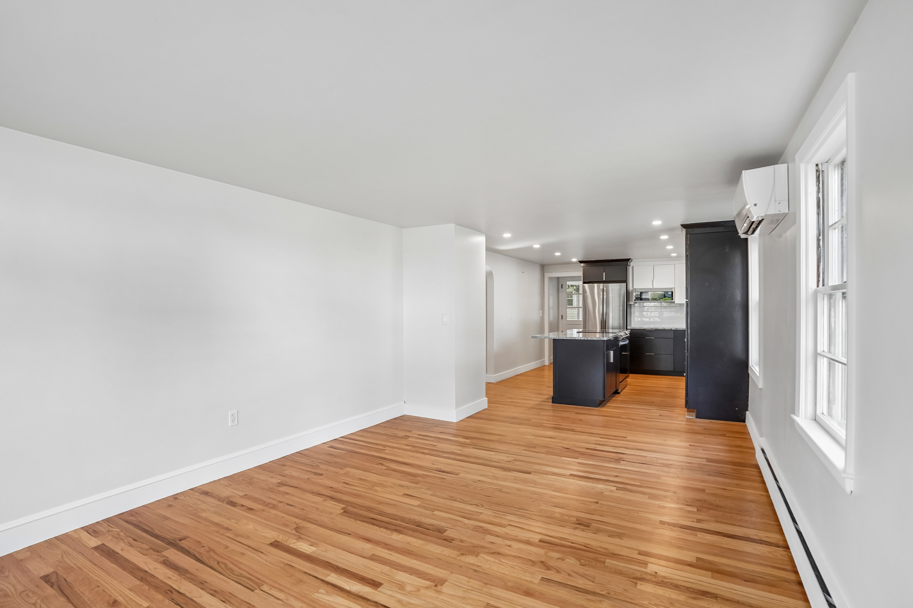 Photo 6 of 22 of 274 Whitford Ave, Providence, RI
