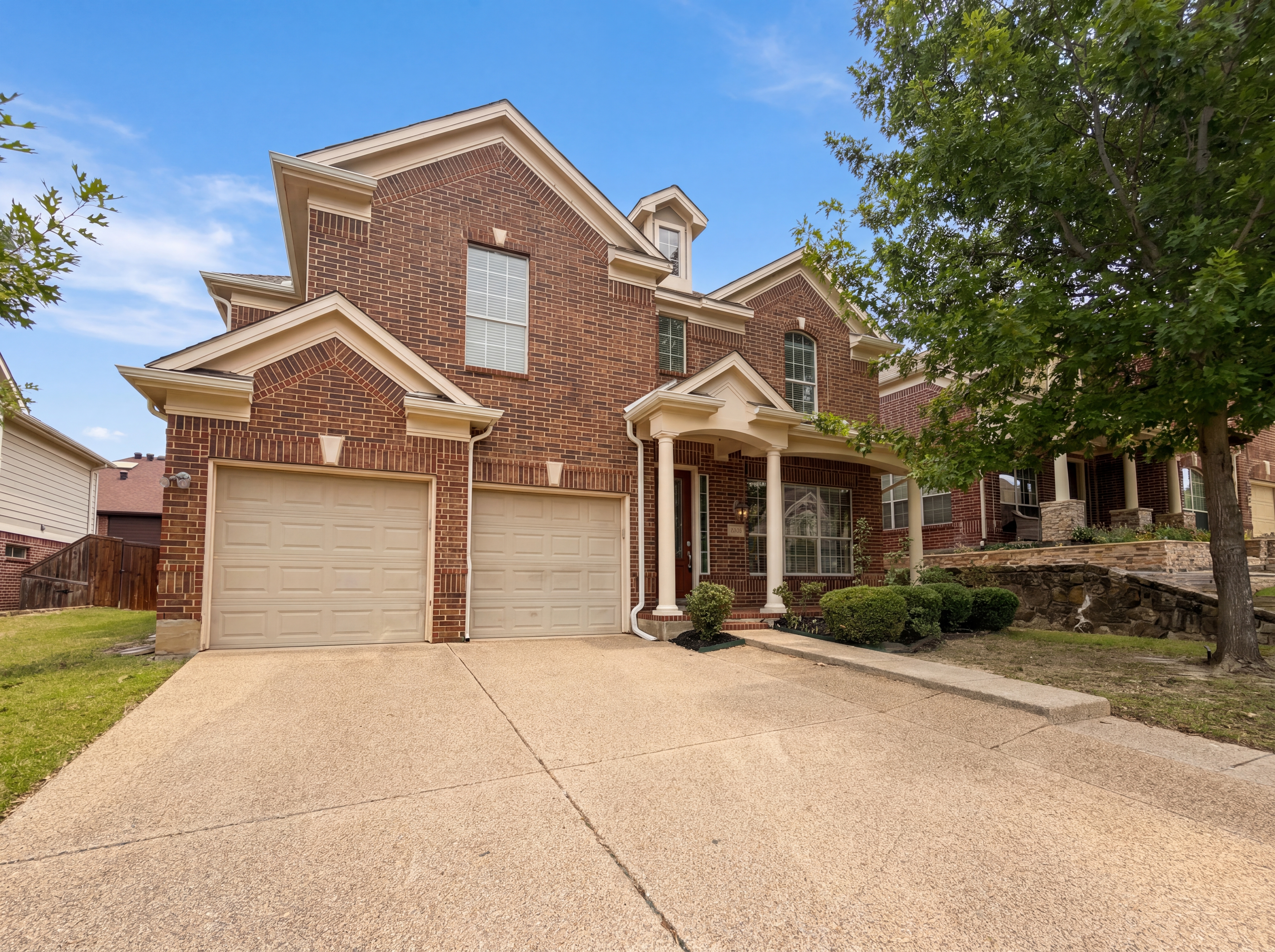 Photo 26 of 32 of 10330 Sandbar Dr, Irving, TX
