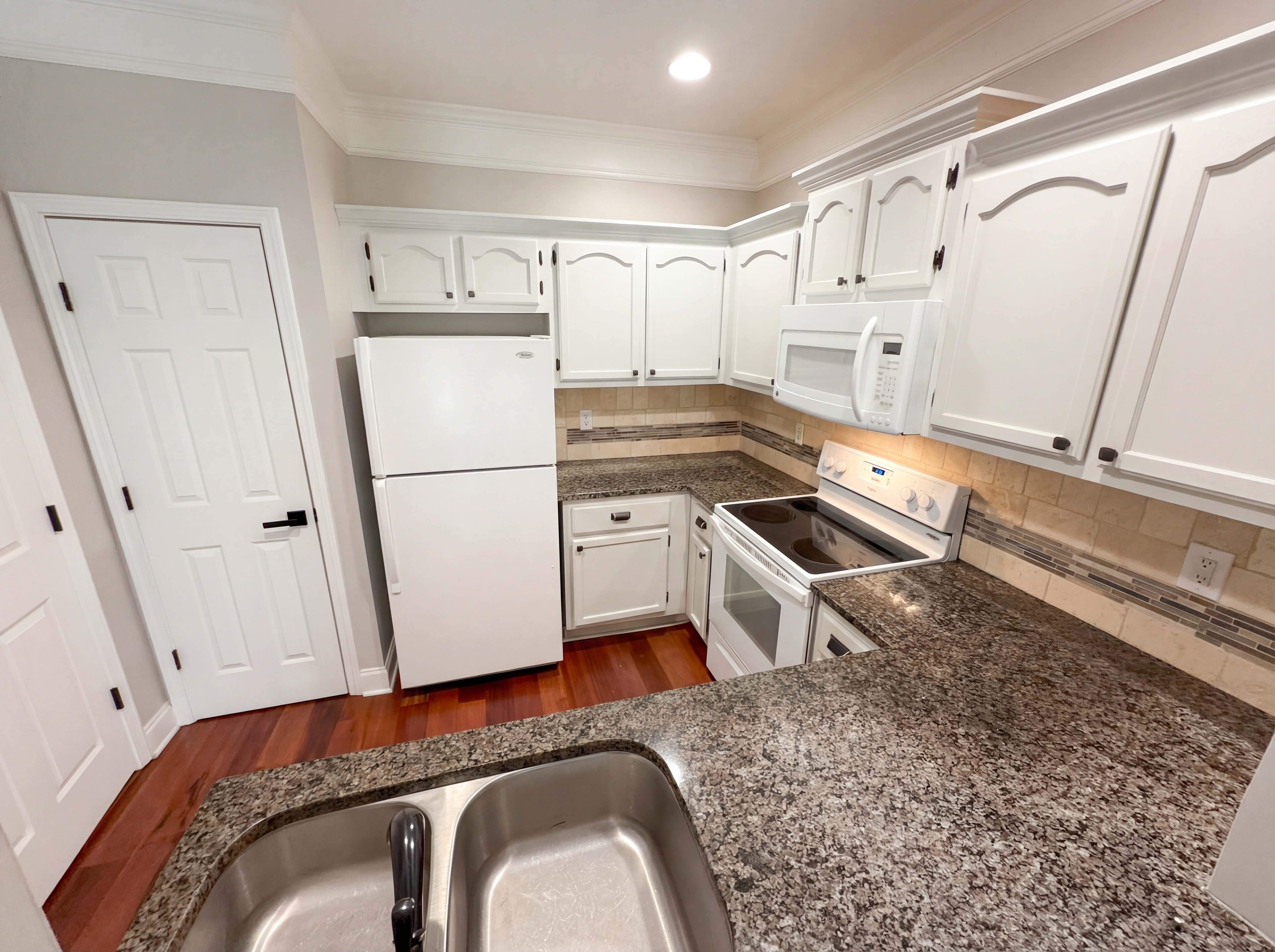 Photo 8 of 24 of 2700 Pine Tree Rd NE, Atlanta, GA
