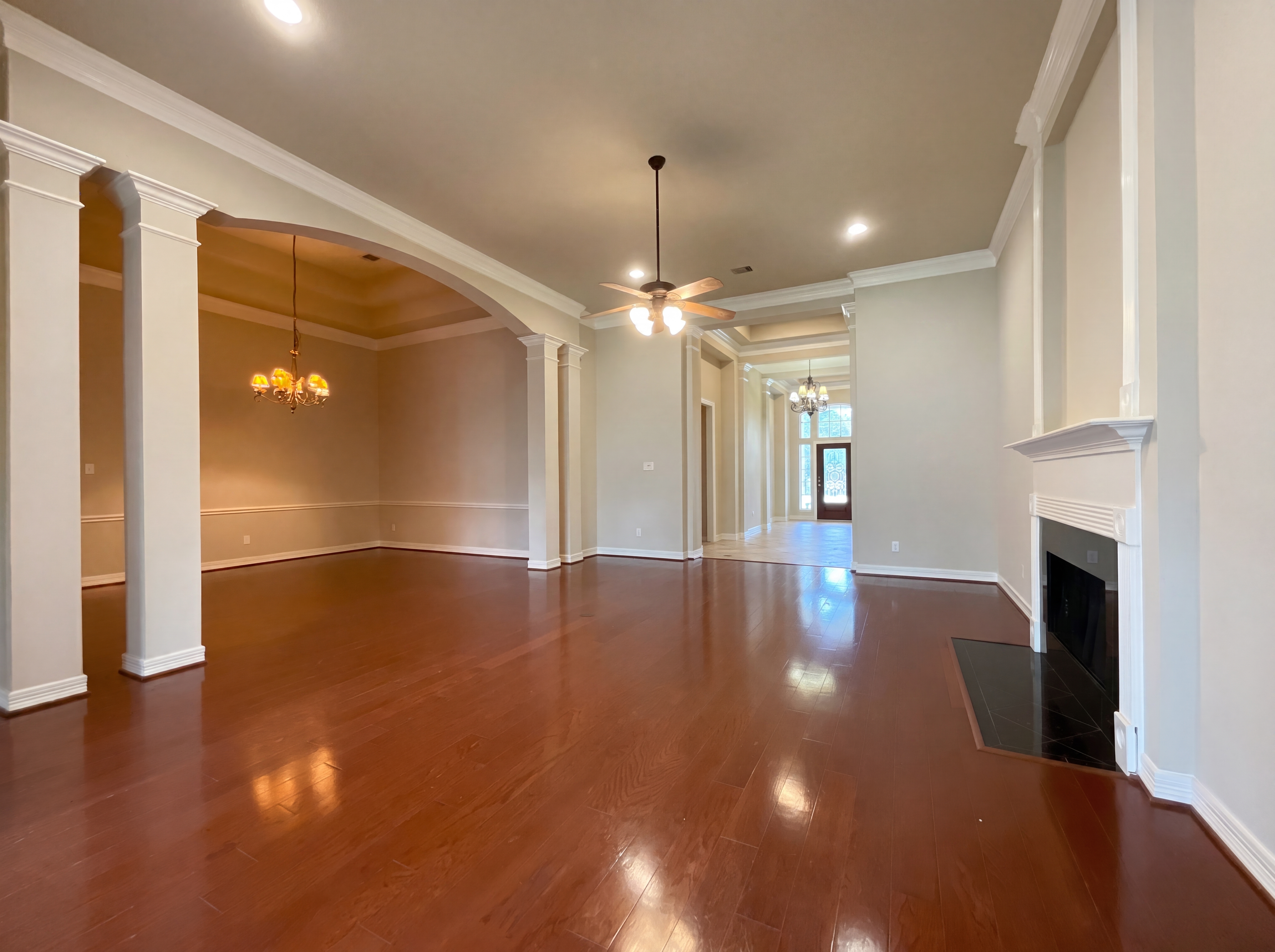 Photo 7 of 24 of 26319 Watercypress Ct, Cypress, TX