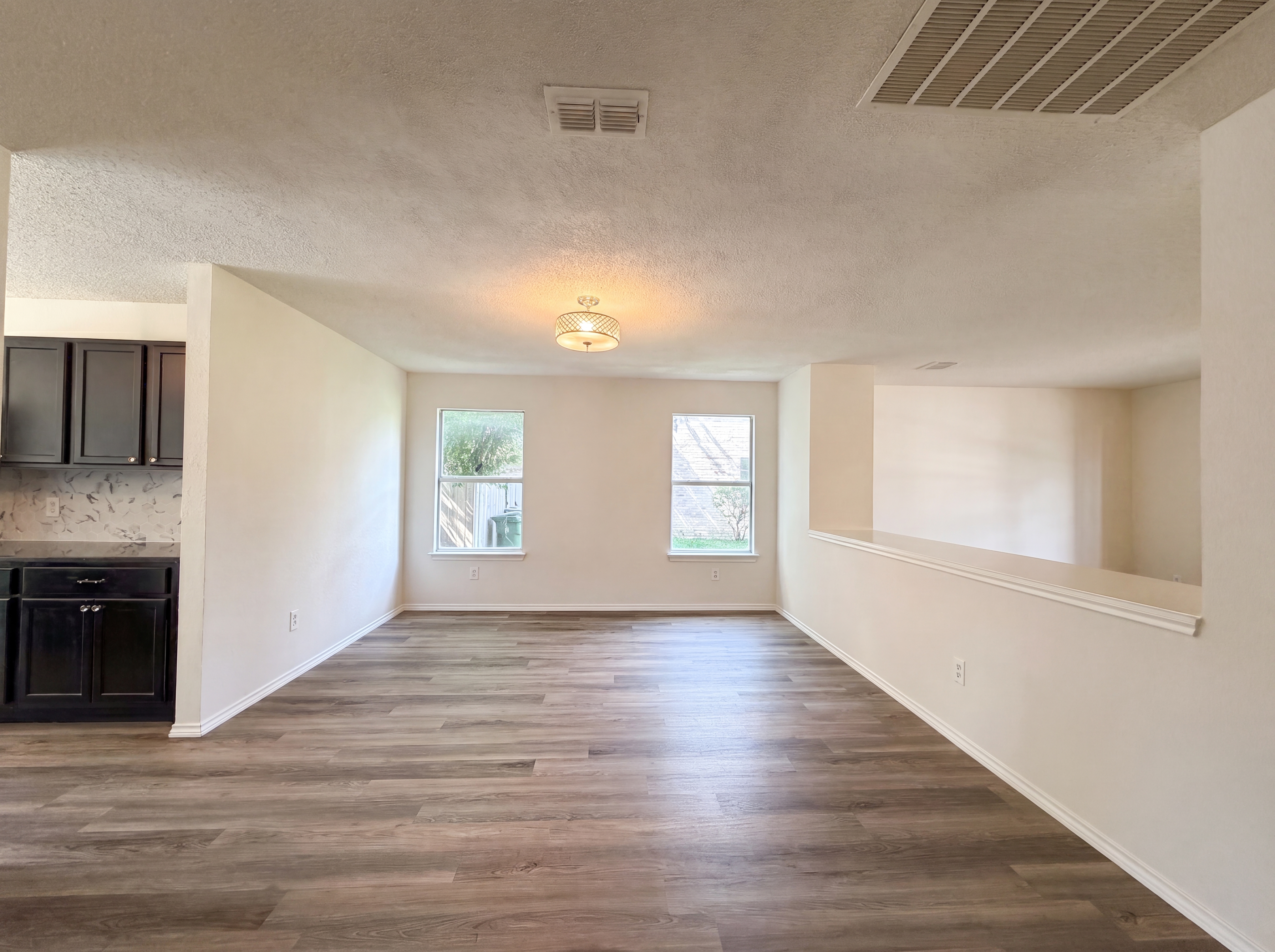 Photo 6 of 27 of 2320 Bantry Ln, Arlington, TX