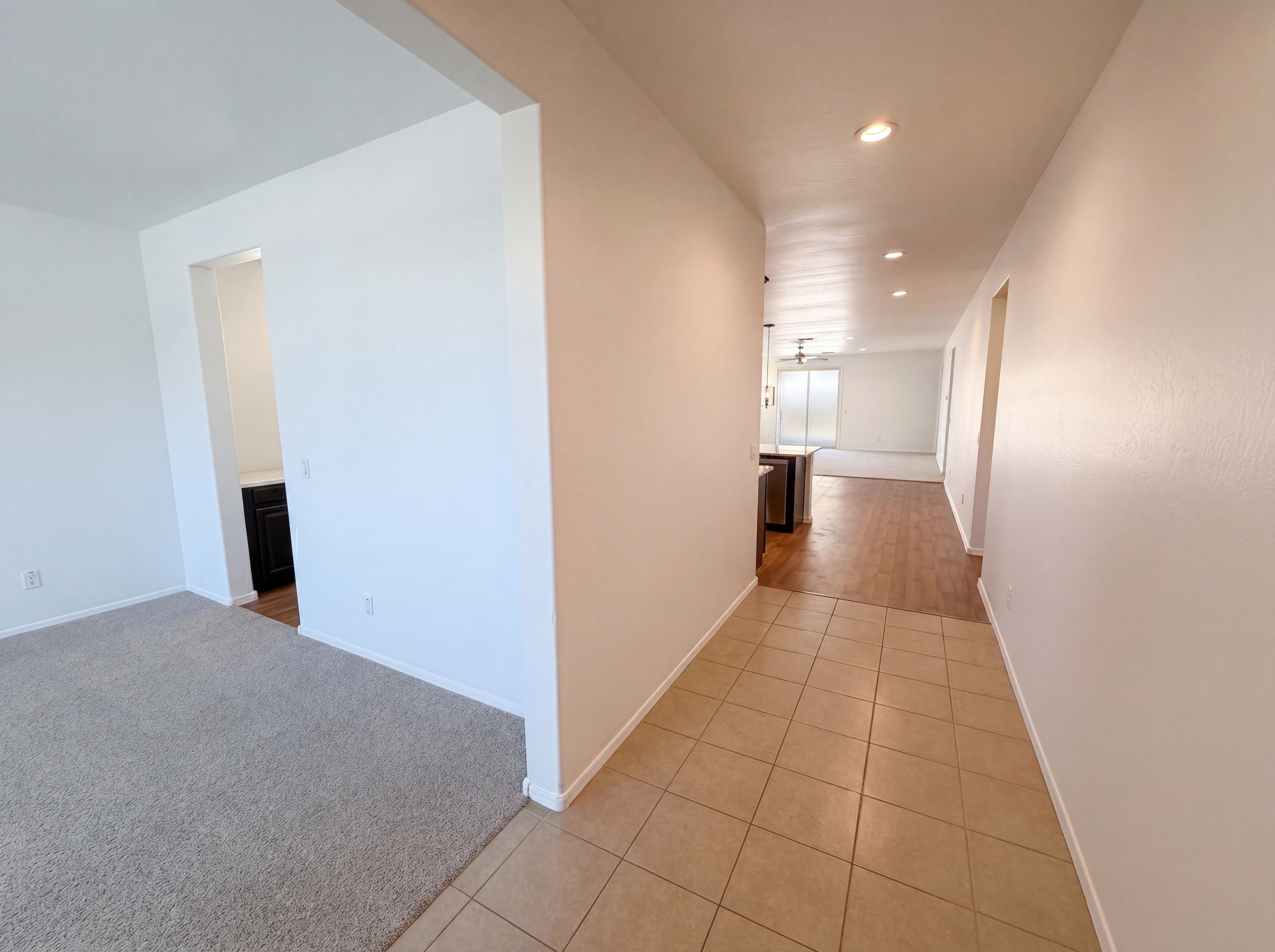 Photo 15 of 32 of 8014 W Atlantis Way, Phoenix, AZ