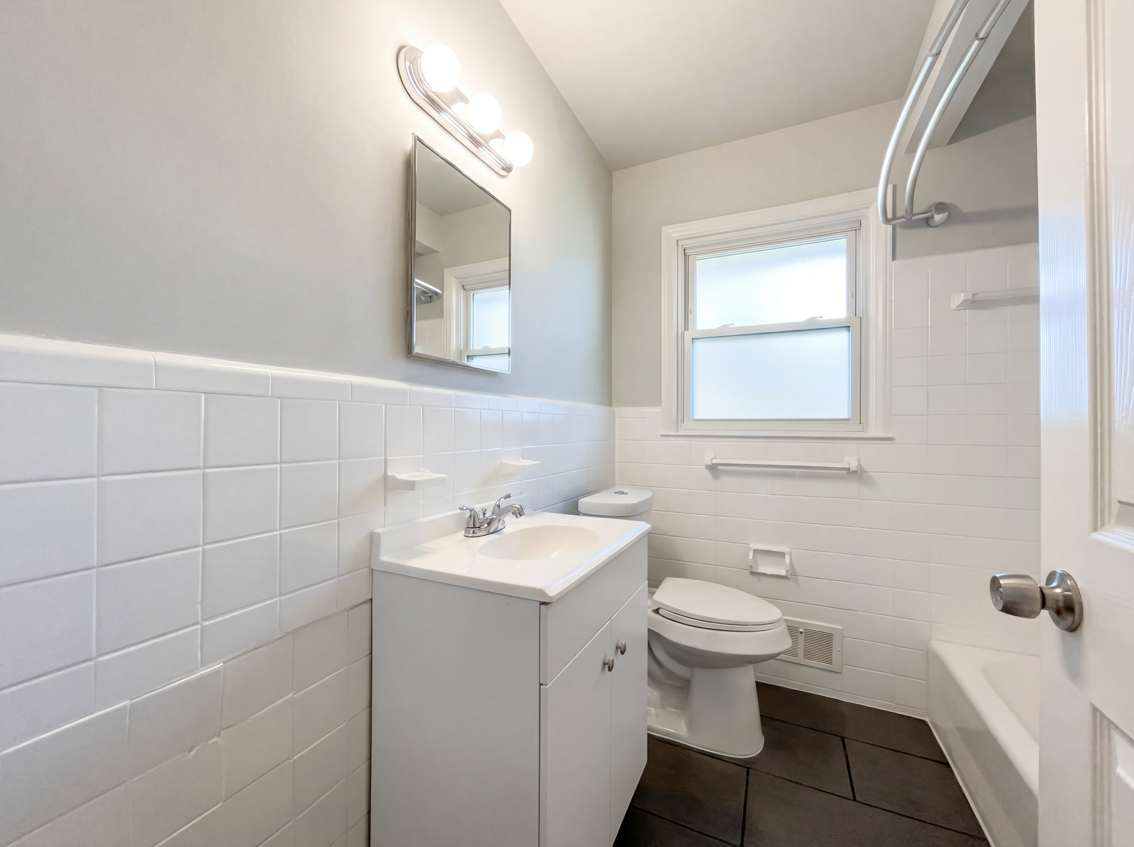 Photo 6 of 19 of 29212 Ursuline St, Saint Clair Shores, MI