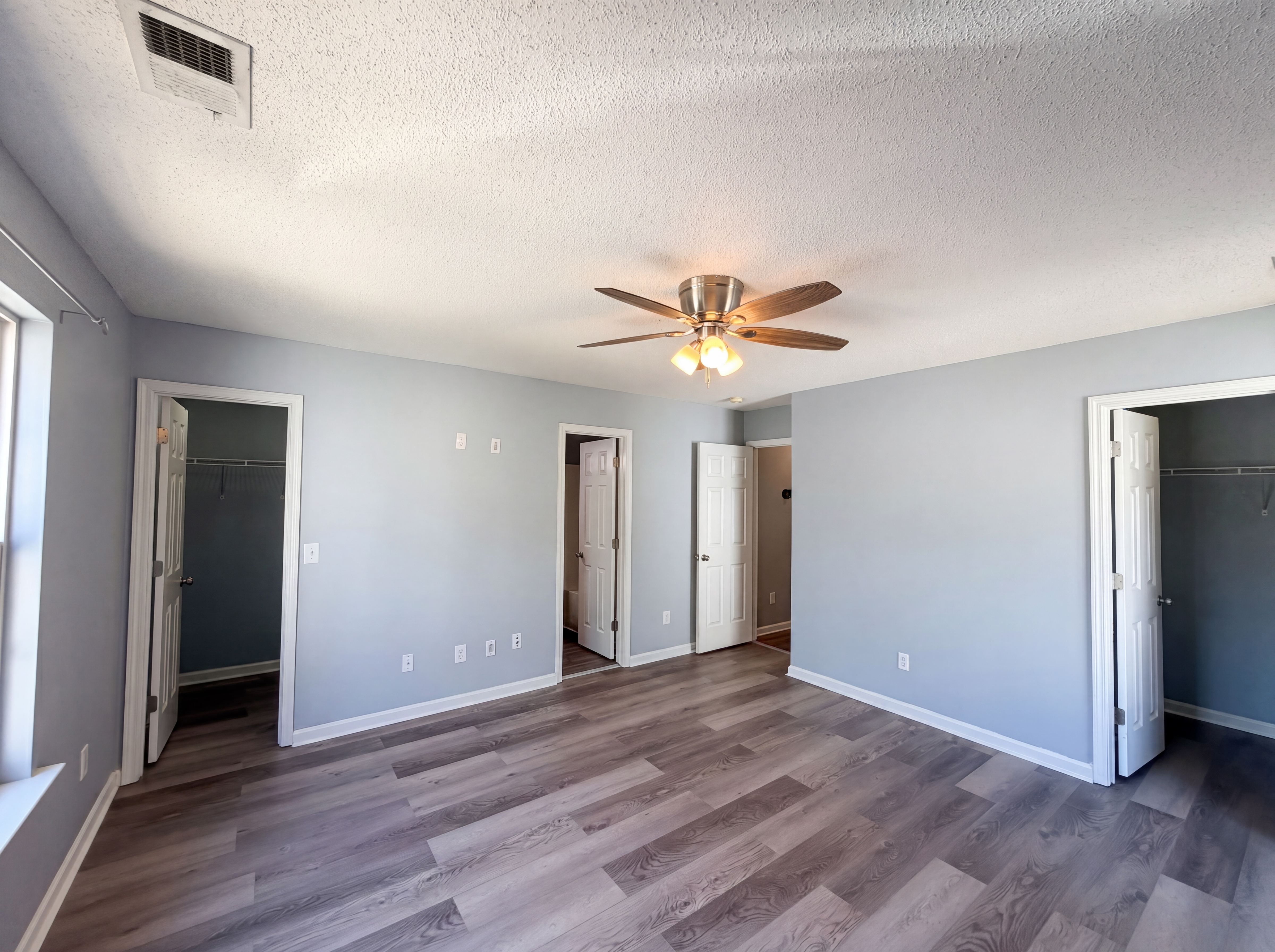 Photo 4 of 17 of 6005 Silkwater Ct, Raleigh, NC