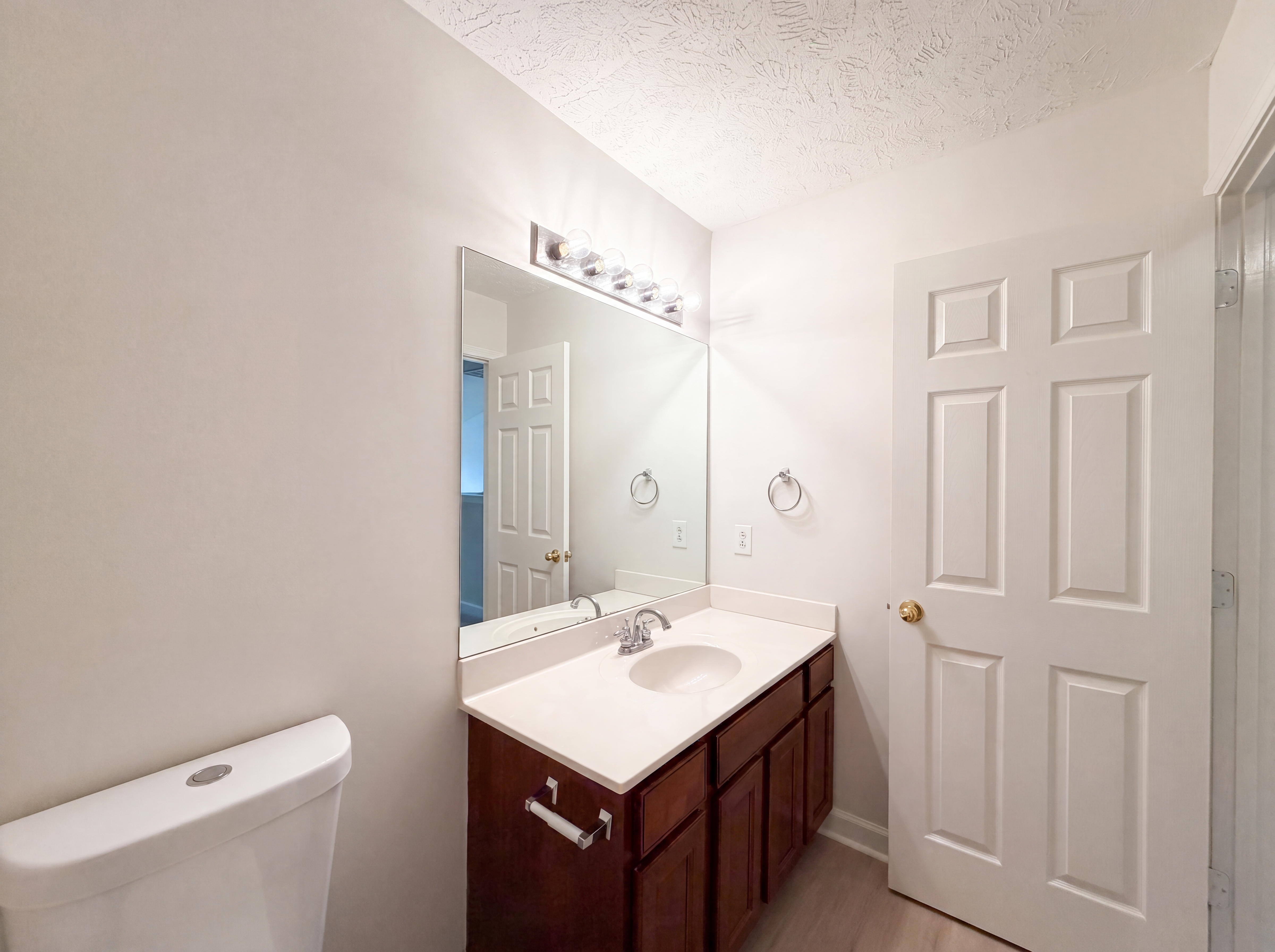 Photo 14 of 25 of 1223 California Dr, Murfreesboro, TN