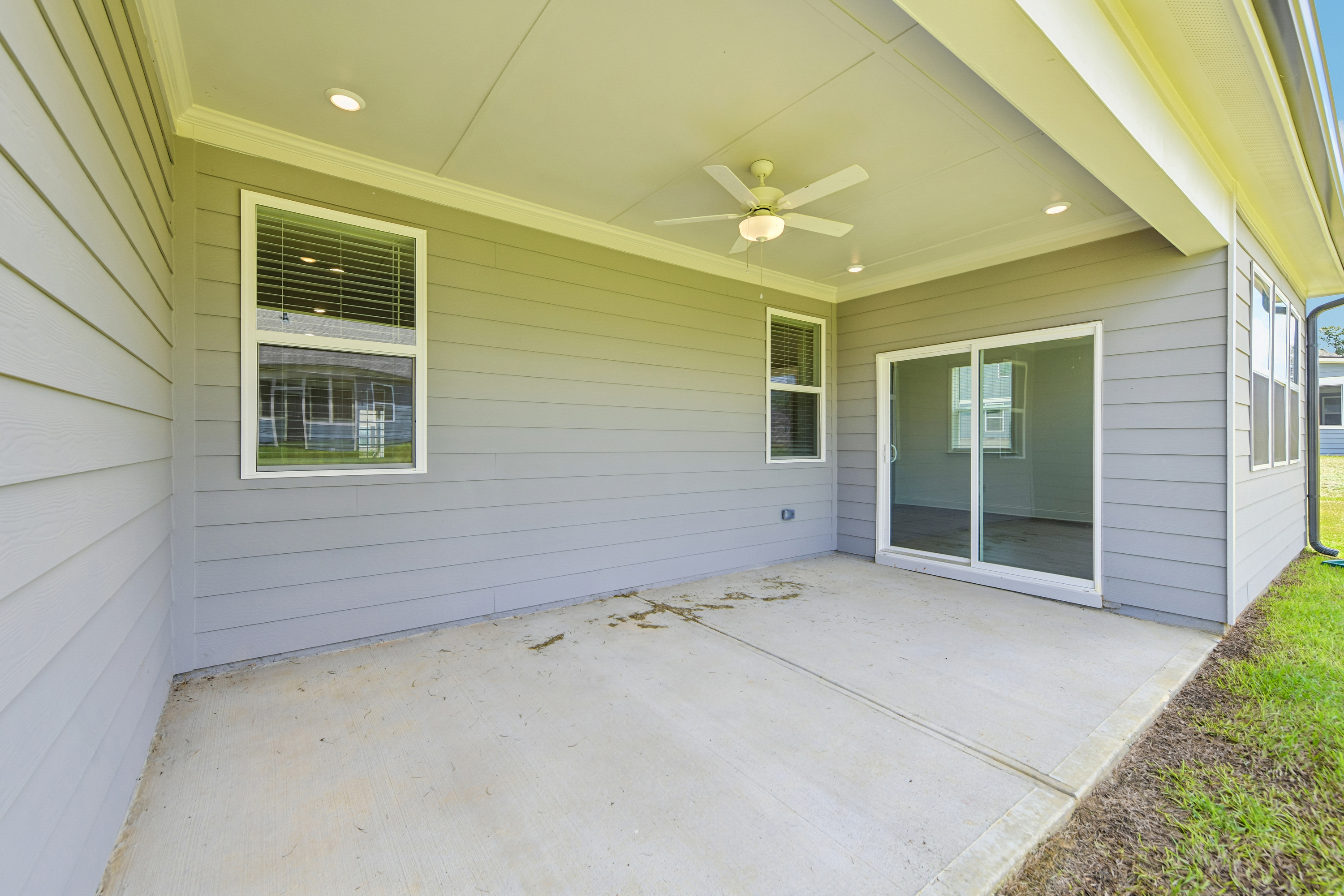 Photo 34 of 36 of 205 Flat Shoal Dr, Bonaire, GA