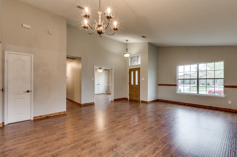 Photo 3 of 28 - 420 Ame Ln, Royse City, TX 75189