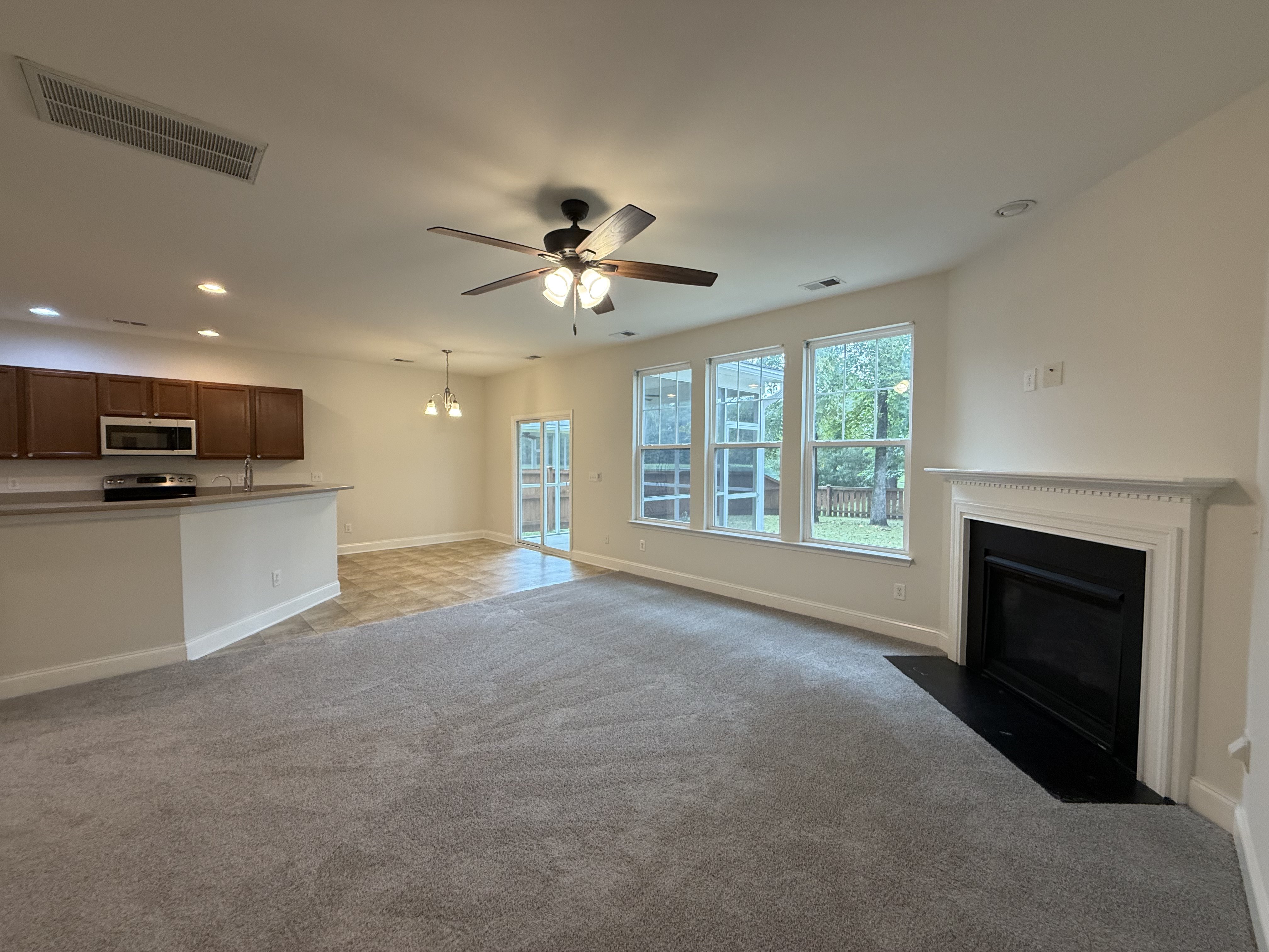Photo 8 of 24 of 301 Freeland Way, Moncks Corner, SC
